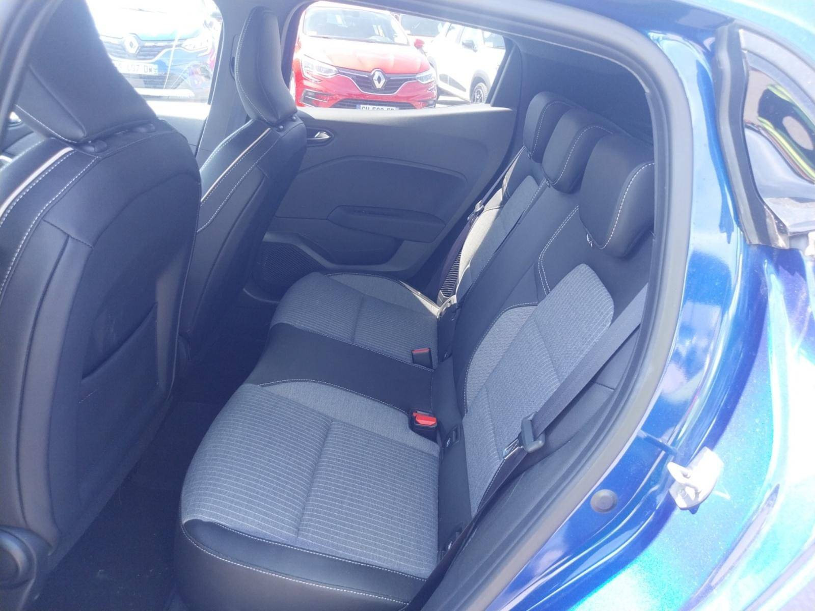 Vente en ligne Renault Clio 5 Clio E-Tech full hybrid 145 au prix de 20 490 €