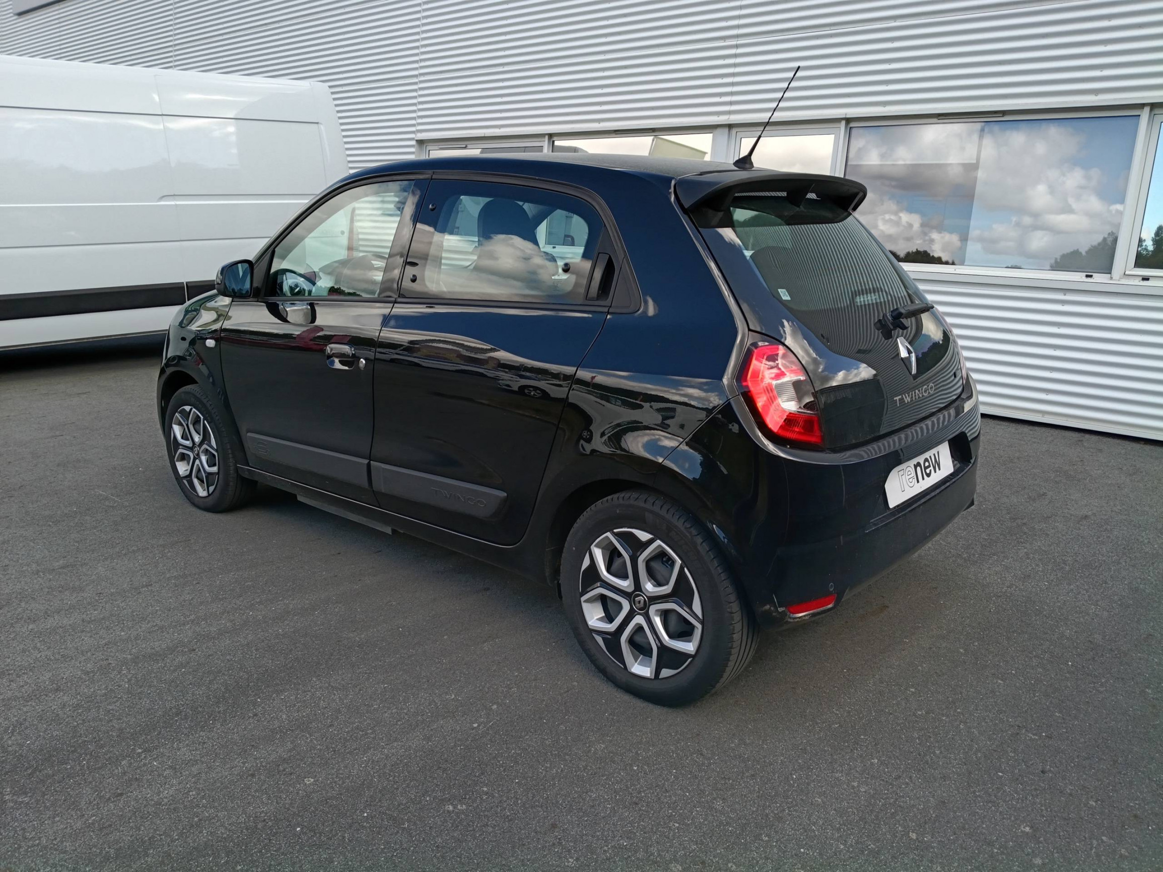 Vente en ligne Renault Twingo Electrique Twingo III E-Tech au prix de 14 990 €