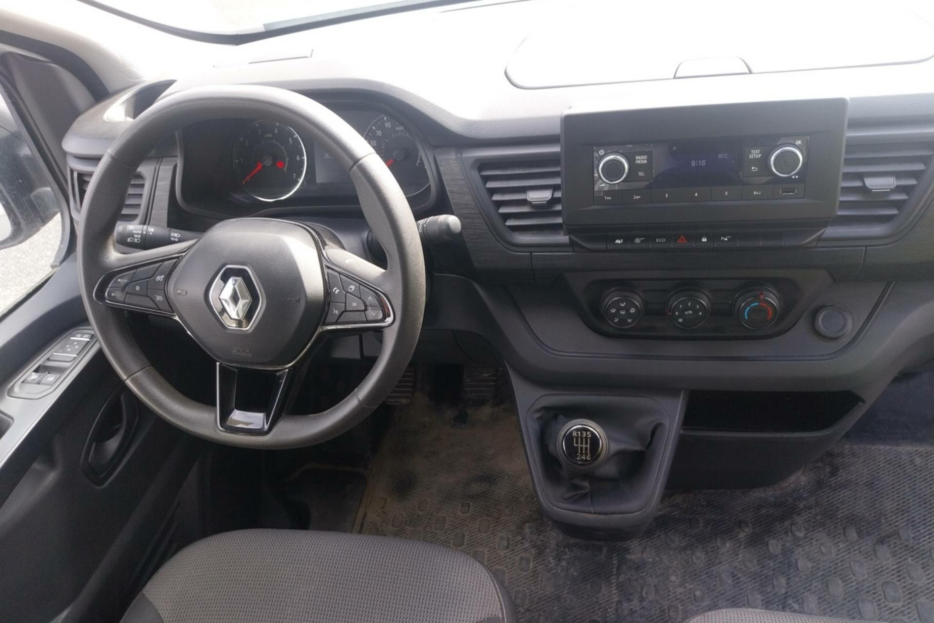 Vente en ligne Renault Trafic 3 Fourgon TRAFIC FGN L1H1 2800 KG BLUE DCI 110 au prix de 21 290 €