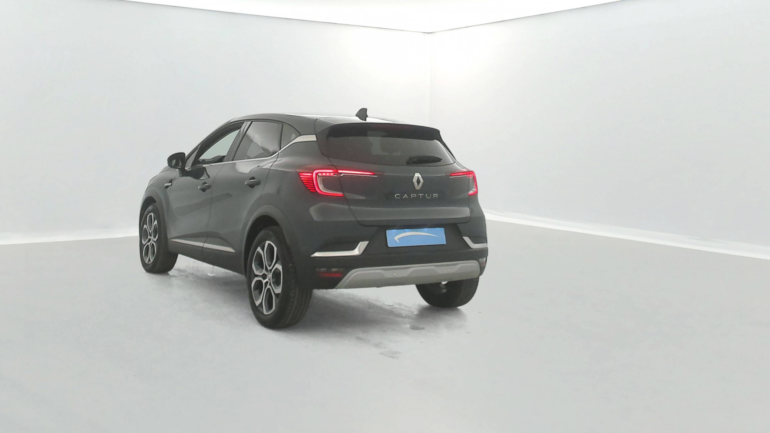 Vente en ligne Renault Captur  mild hybrid 160 EDC au prix de 20 490 €