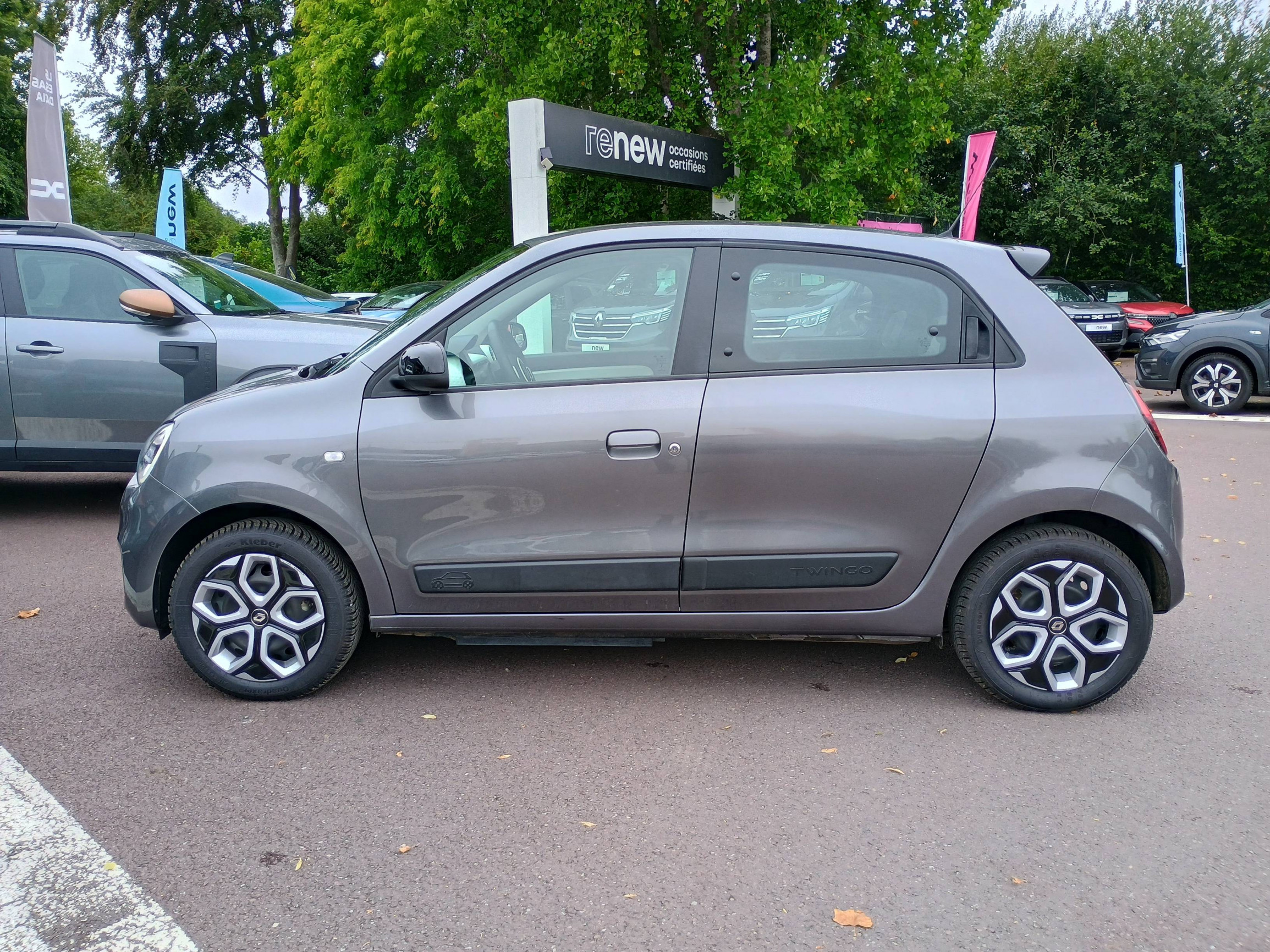 Vente en ligne Renault Twingo Electrique Twingo III E-Tech au prix de 12 990 €