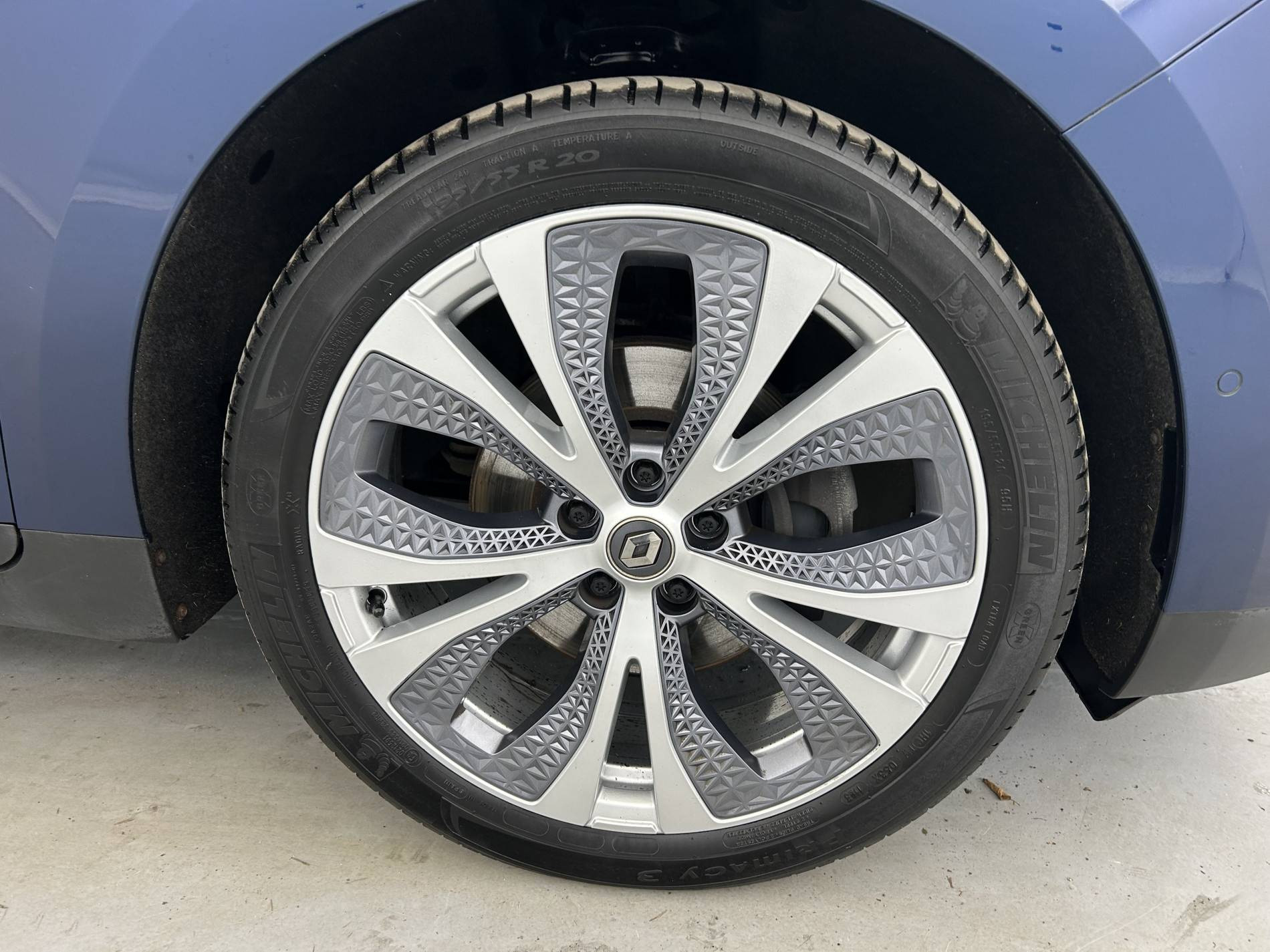 Vente en ligne Renault Scenic 4 Scenic Blue dCi 120 au prix de 16 390 €