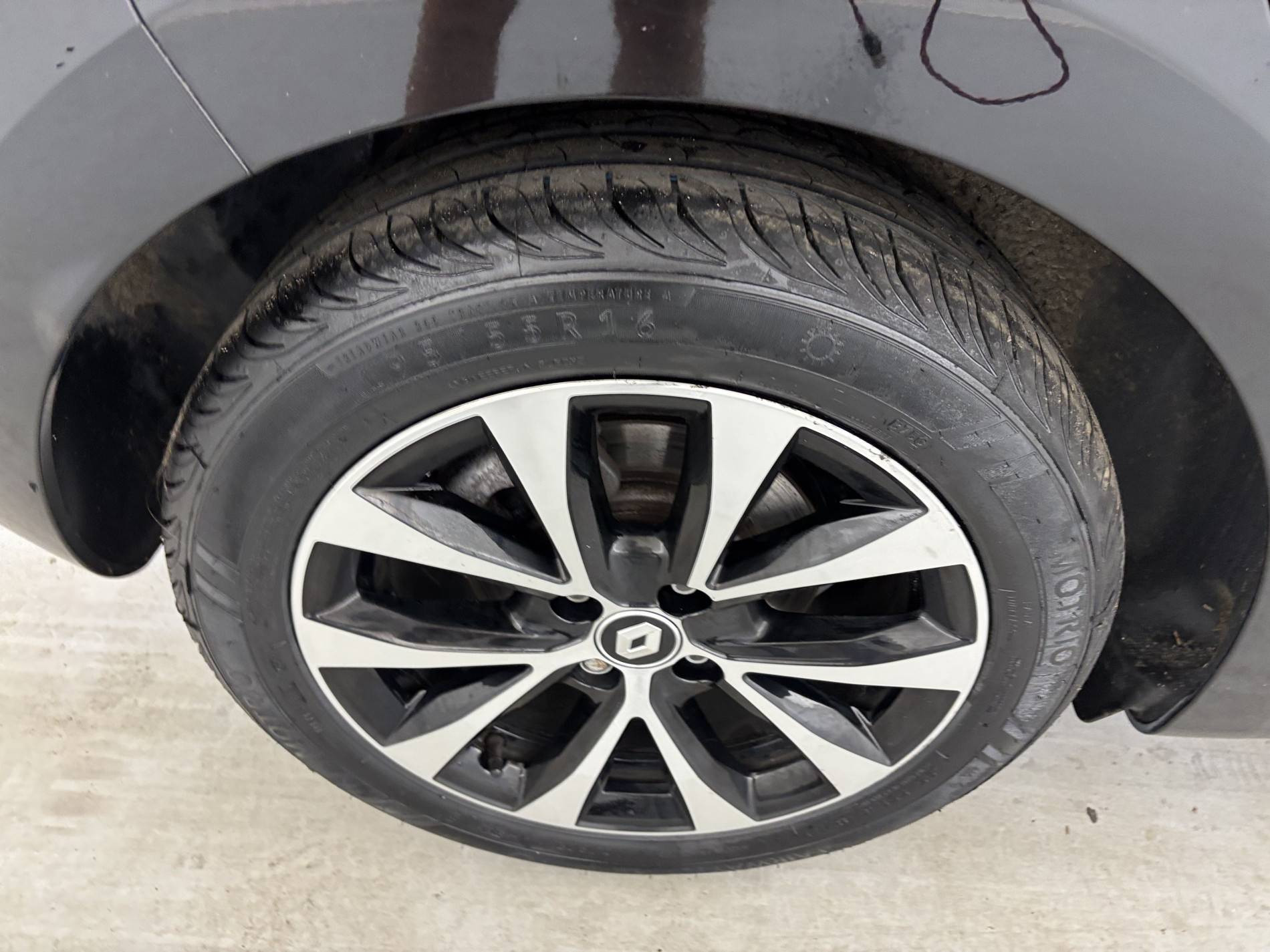 Vente en ligne Renault Clio 5 Clio E-Tech 140 - 21N au prix de 15 790 €