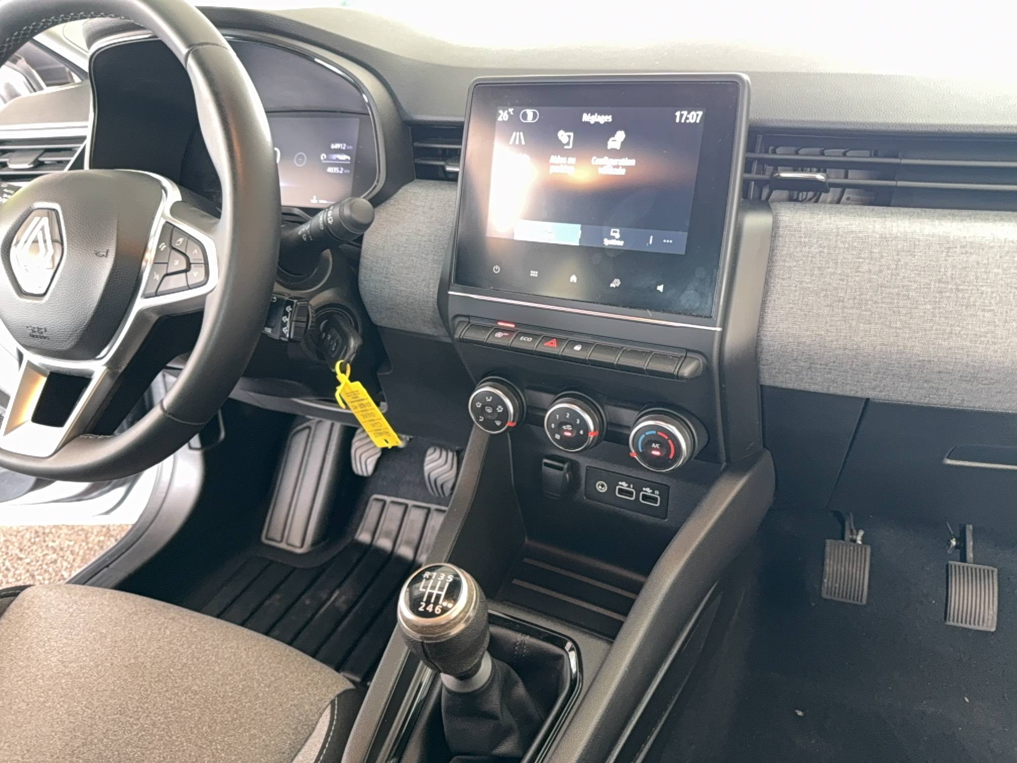Vente en ligne Renault Clio 5 Clio dCi 100 au prix de 13 990 €