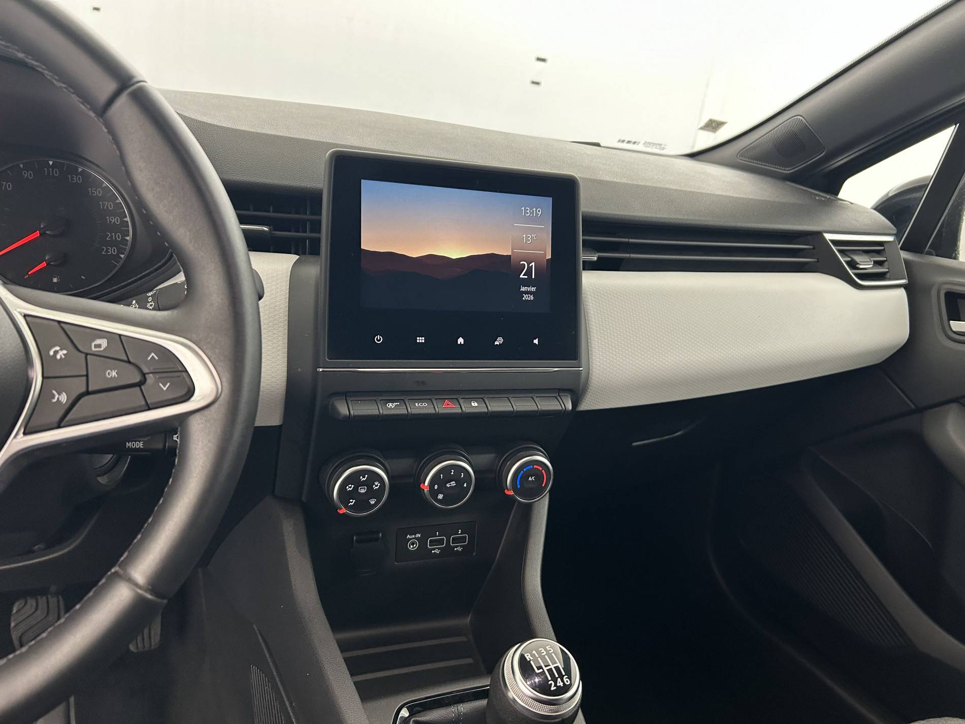 Vente en ligne Renault Clio 5 Clio TCe 90 - 21N au prix de 14 640 €