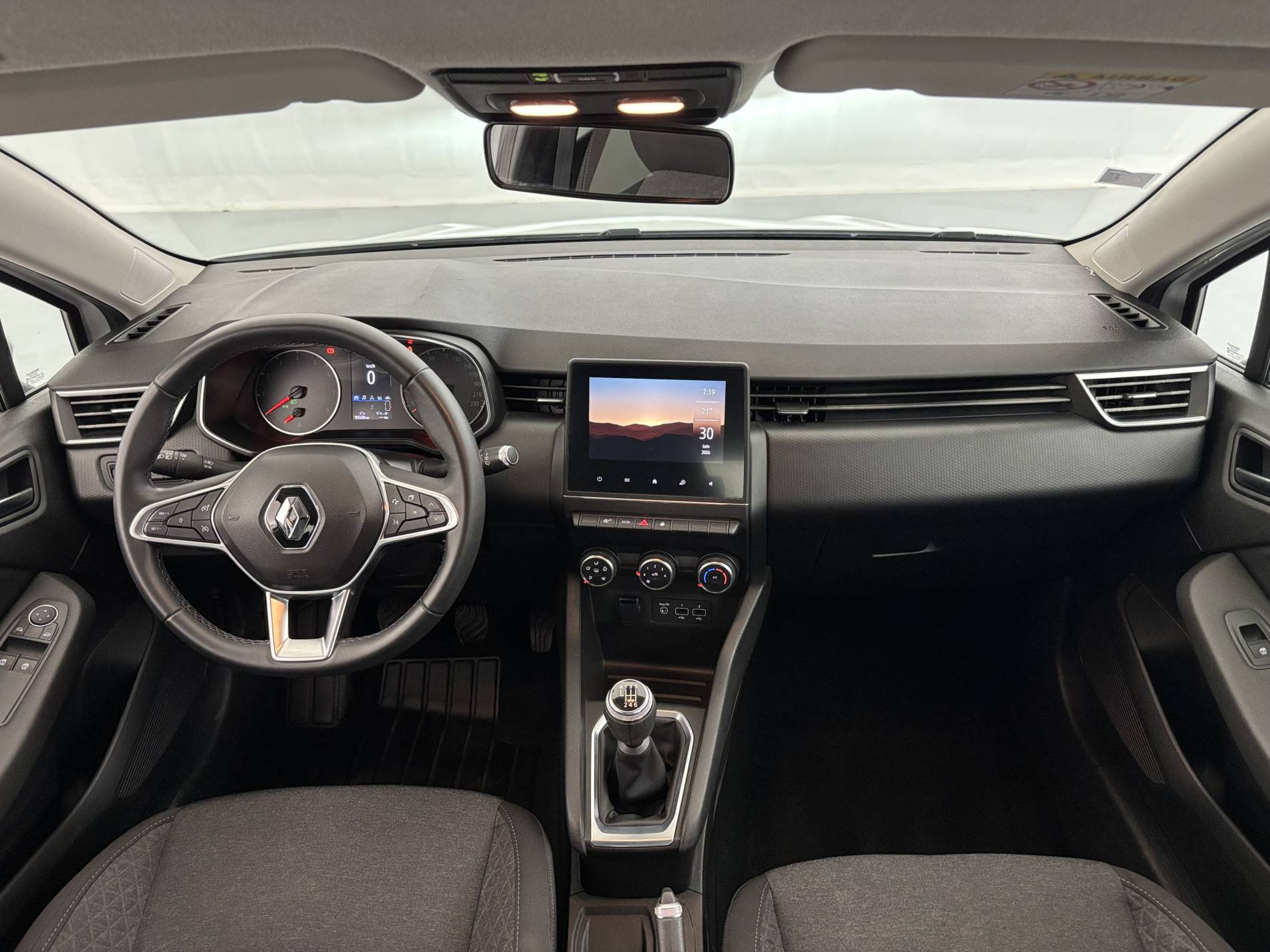 Vente en ligne Renault Clio 5 Clio TCe 90 - 21 au prix de 13 990 €