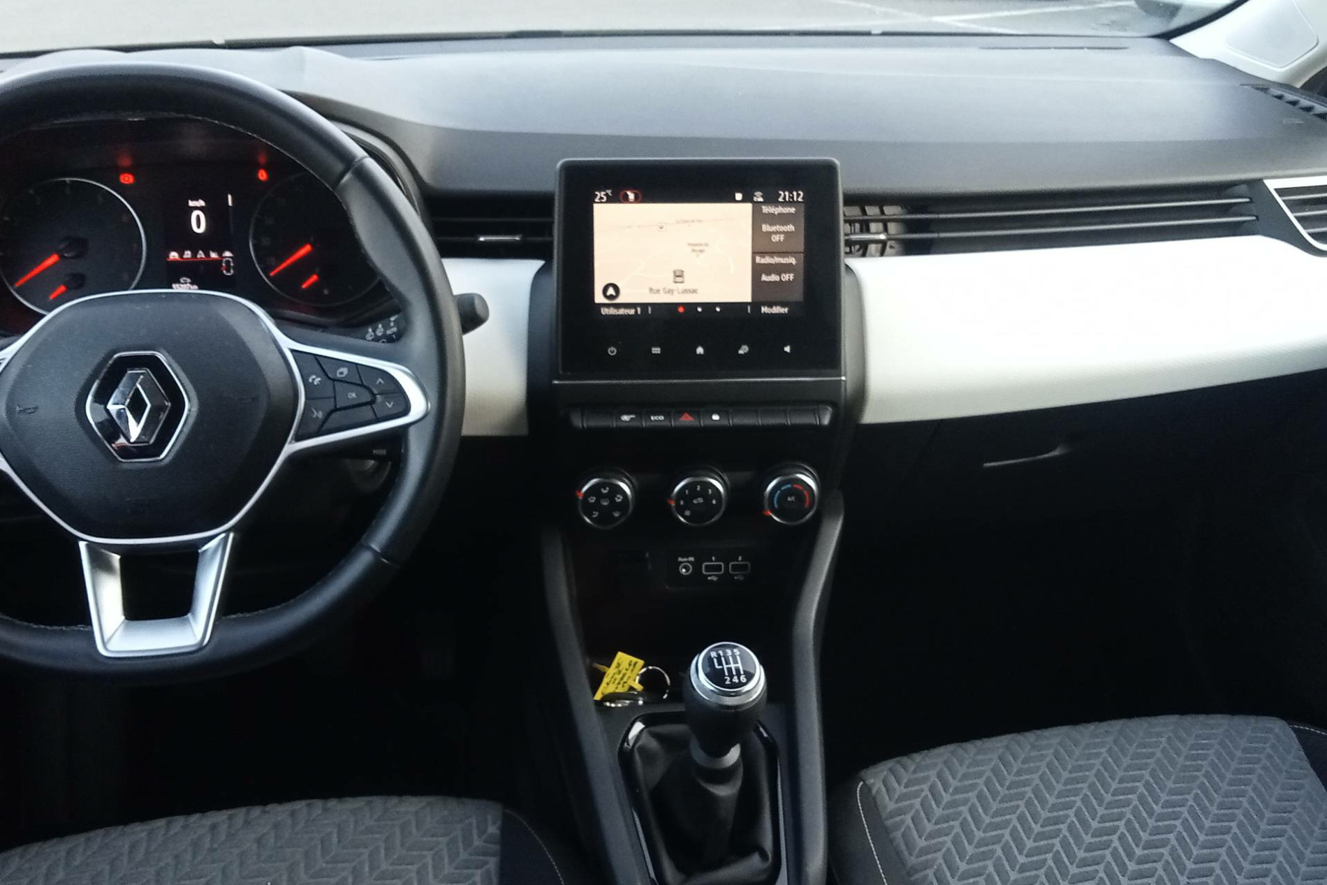 Vente en ligne Renault Clio 5 Clio TCe 100 GPL au prix de 13 700 €