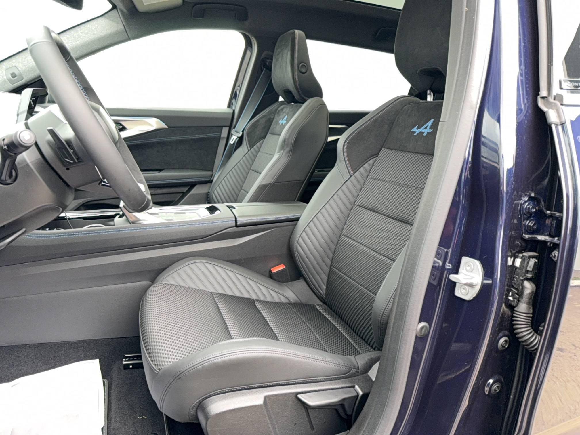 Vente en ligne Renault Espace Espace full hybrid E-Tech 200 ch 7pl au prix de 48 780 €