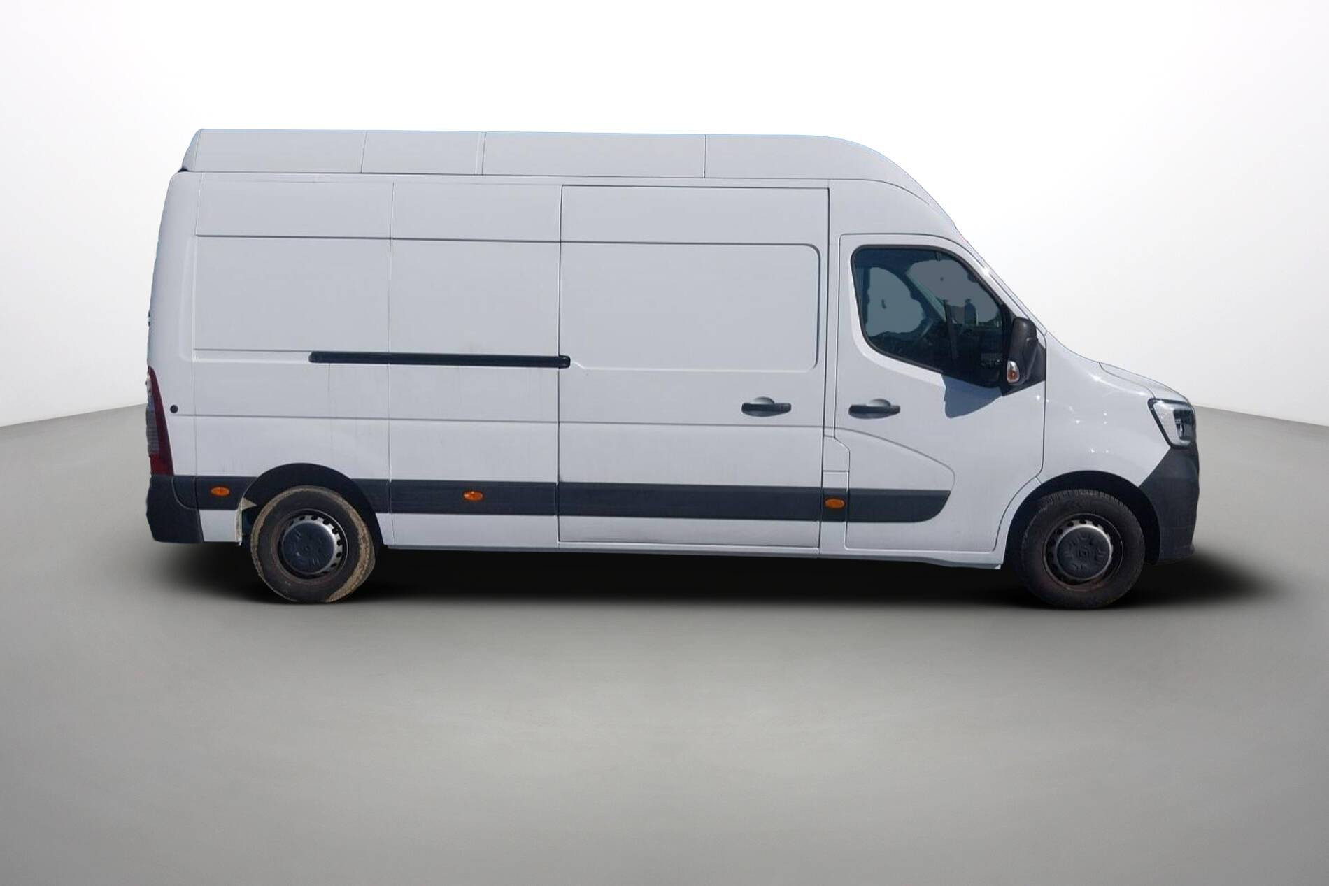 Vente en ligne Renault Master Fourgon MASTER FGN TRAC F3500 L3H3 BLUE DCI 135 au prix de 30 000 €