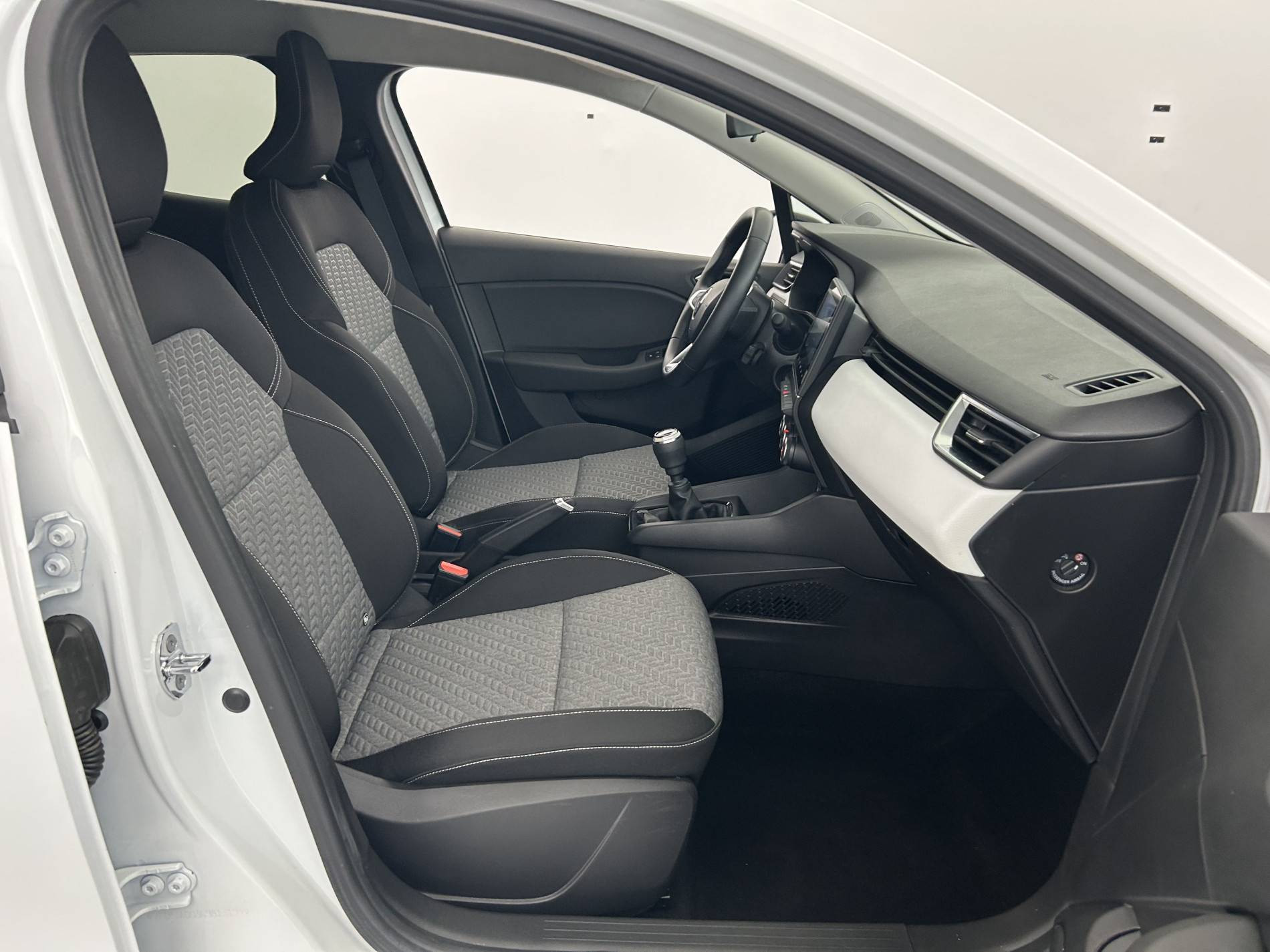 Vente en ligne Renault Clio 5 Clio TCe 90 au prix de 13 790 €