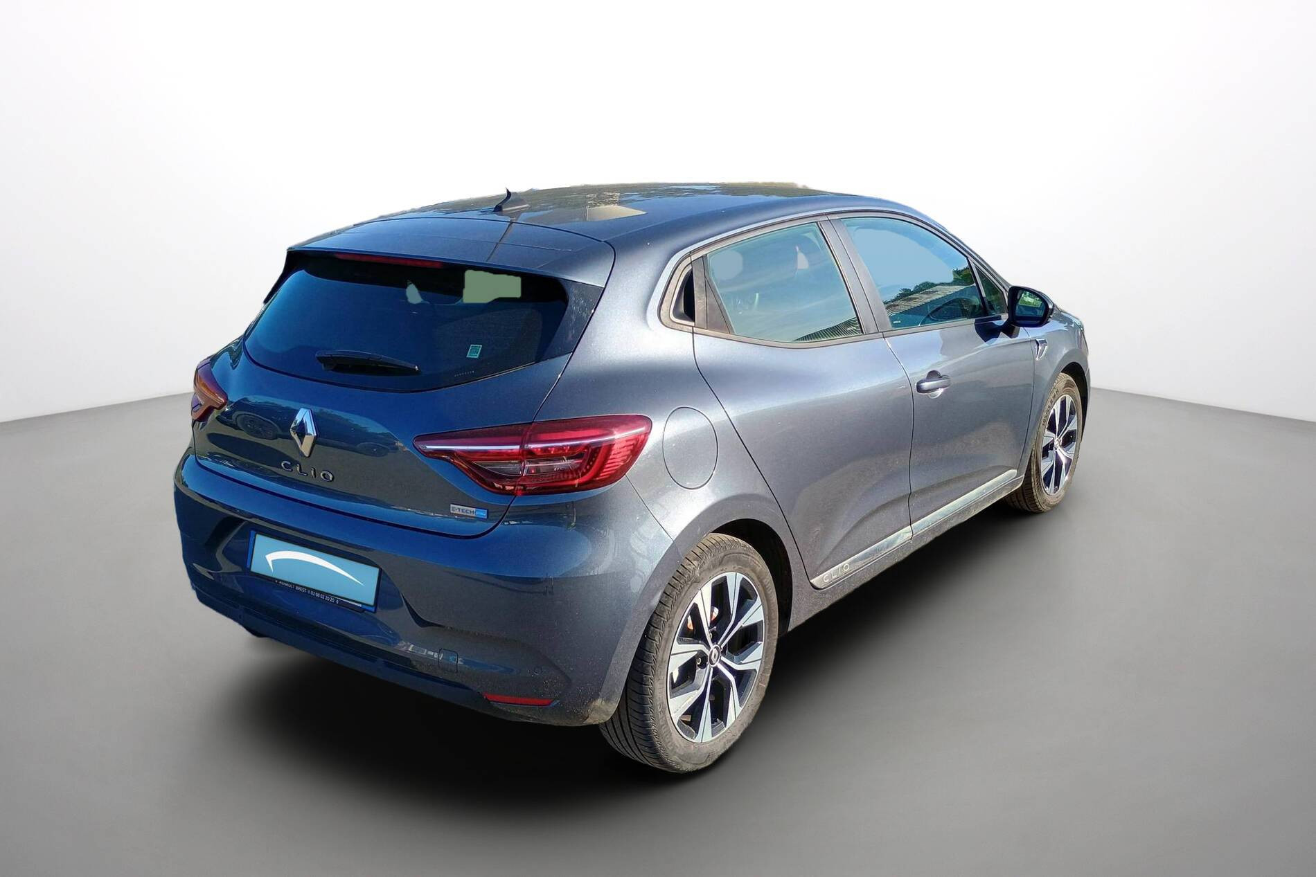 Vente en ligne Renault Clio 5 Clio E-Tech 140 - 21N au prix de 16 990 €