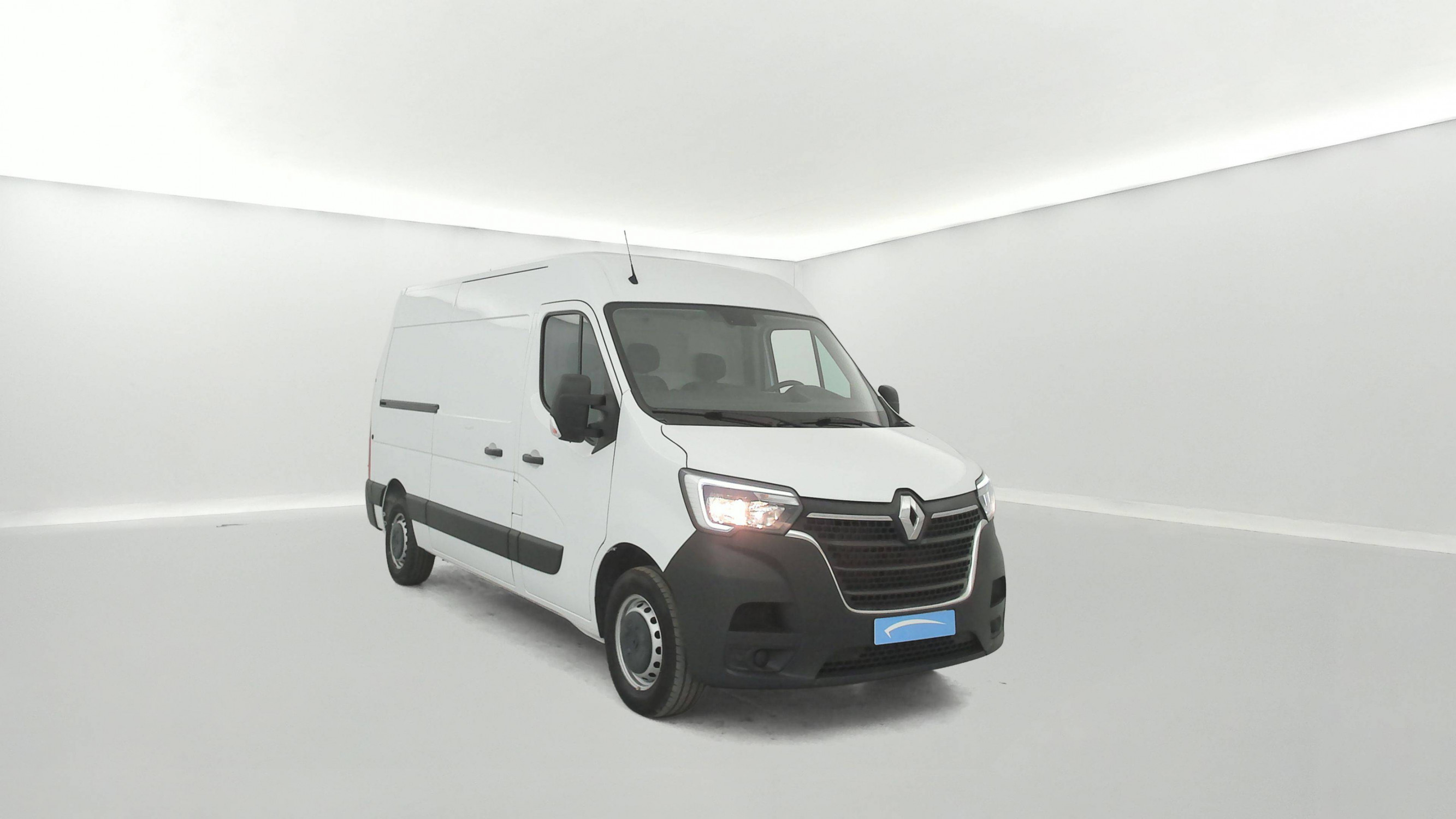 Vente en ligne Renault Master Fourgon MASTER FGN TRAC F3500 L2H2 BLUE DCI 135 au prix de 24 990 €
