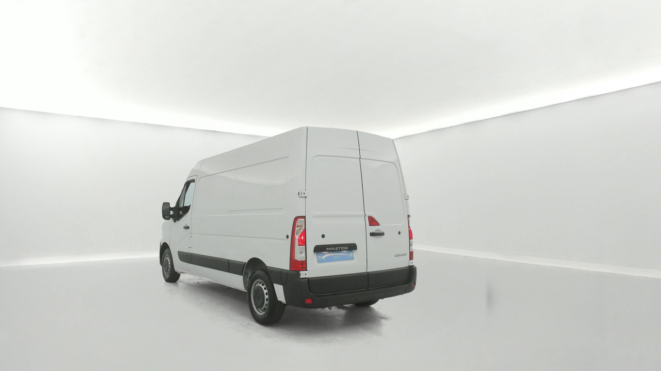 Vente en ligne Renault Master Fourgon MASTER FGN TRAC F3500 L2H2 BLUE DCI 135 au prix de 21 990 €