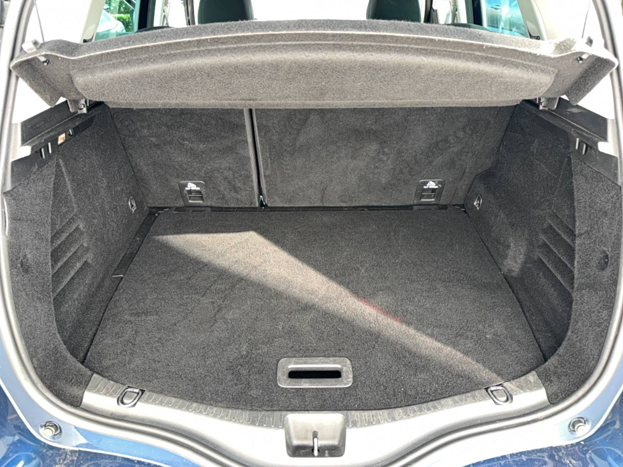 Vente en ligne Renault Scenic 4 Scenic Blue dCi 120 au prix de 14 490 €