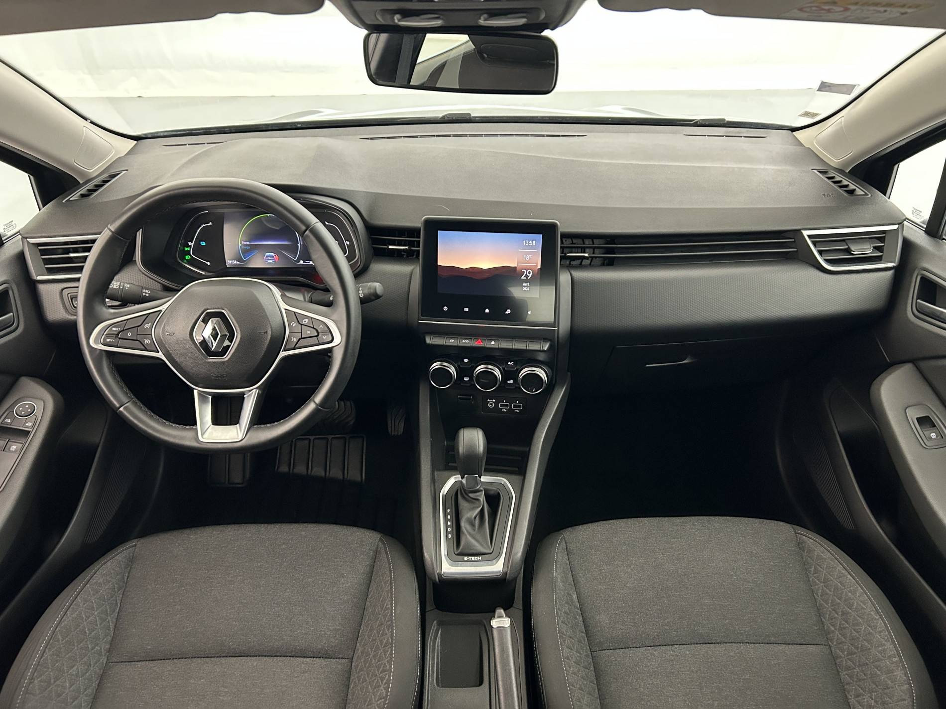 Vente en ligne Renault Clio 5 Clio E-Tech 140 - 21N au prix de 14 970 €