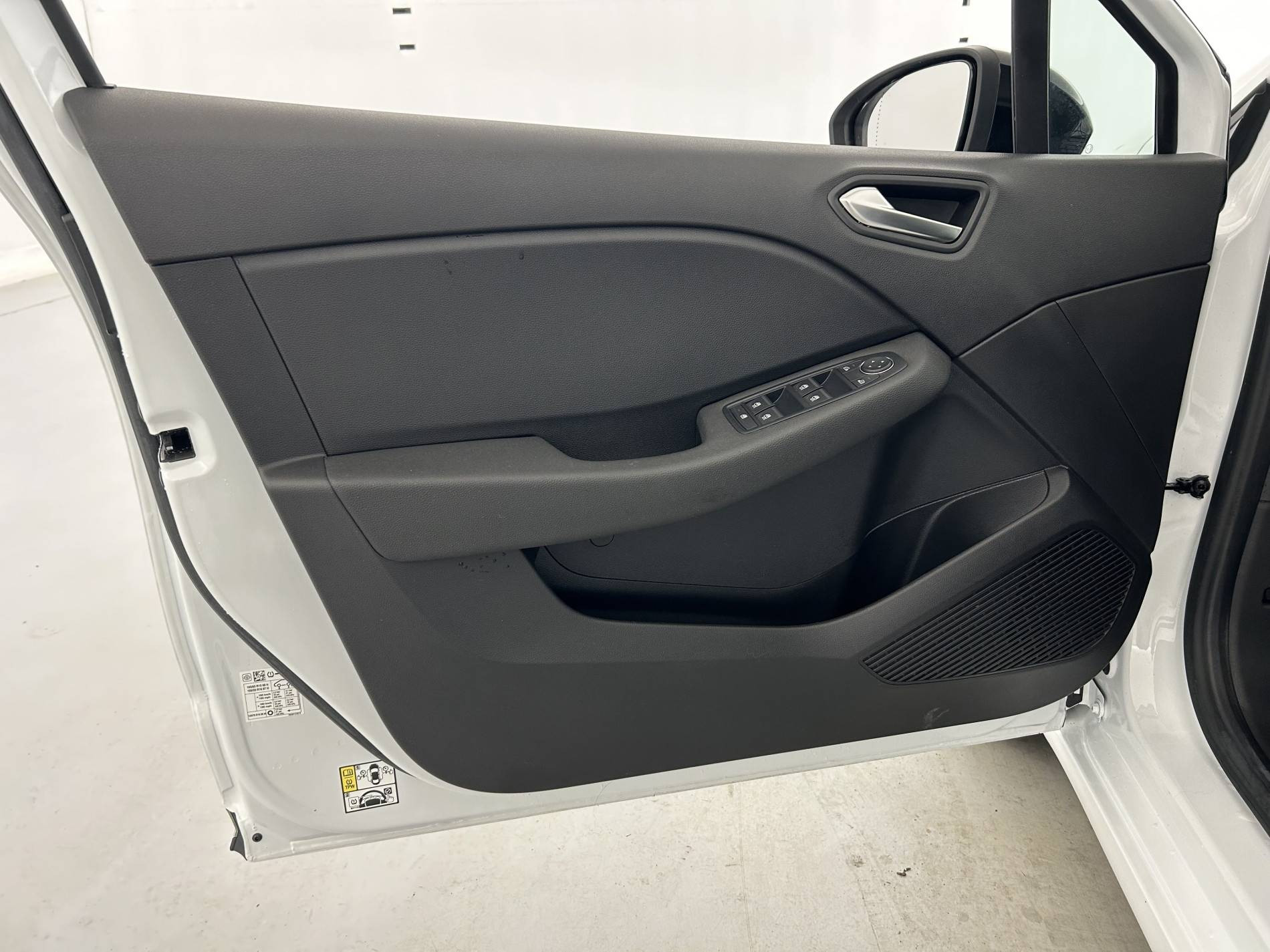 Vente en ligne Renault Clio 5 Clio E-Tech full hybrid 145 au prix de 17 590 €