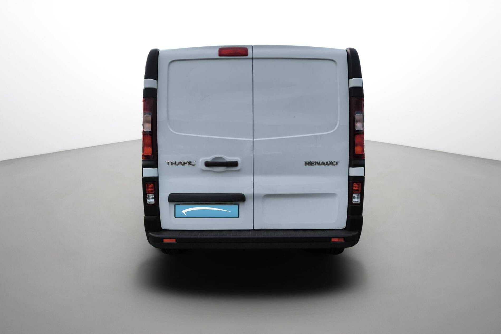 Vente en ligne Renault Trafic 3 Fourgon TRAFIC FGN L2H1 3000 KG BLUE DCI 130 au prix de 24 990 €