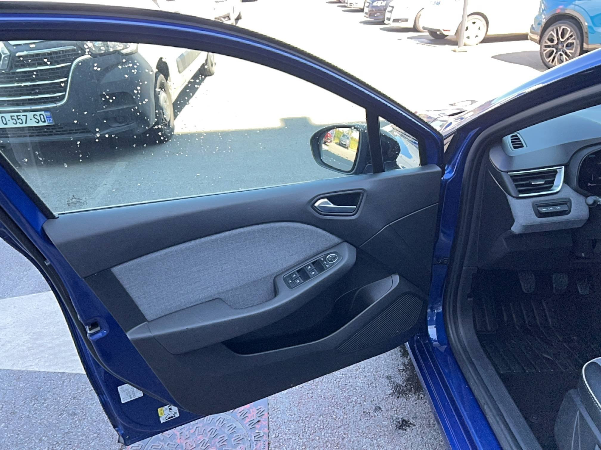 Vente en ligne Renault Clio 5 Clio TCe 90 au prix de 15 490 €