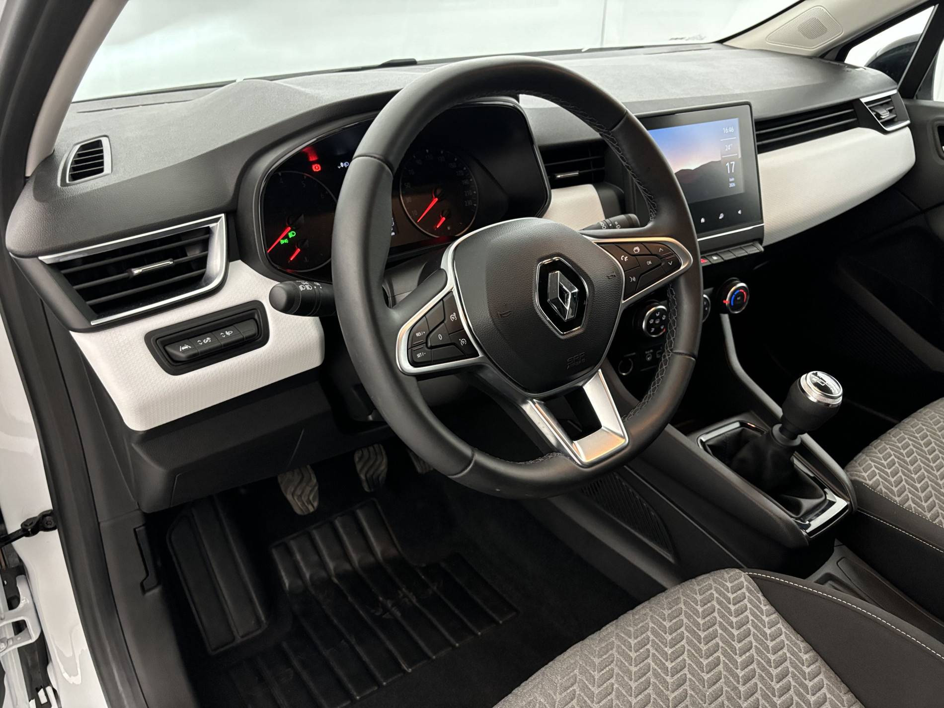 Vente en ligne Renault Clio 5 Clio TCe 90 au prix de 13 430 €
