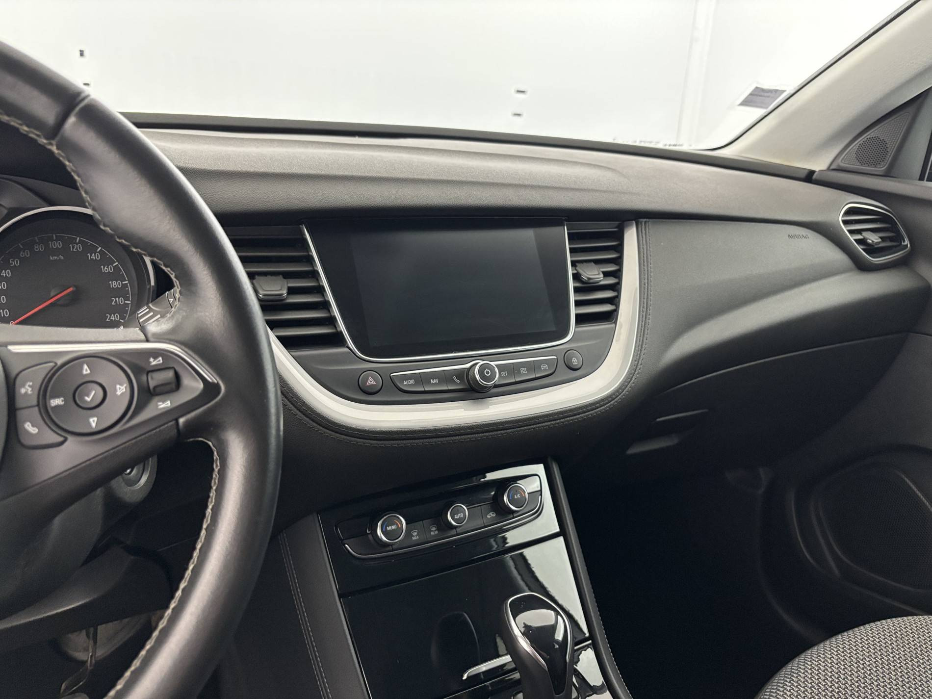 Vente en ligne Opel Grandland X  1.5 Diesel 130 ch BVA8 au prix de 14 890 €