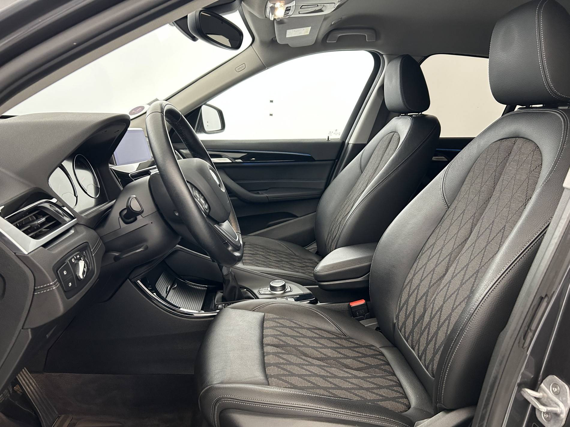 Vente en ligne Bmw X1 X1 xDrive 25e 220 ch BVA6 au prix de 22 290 €