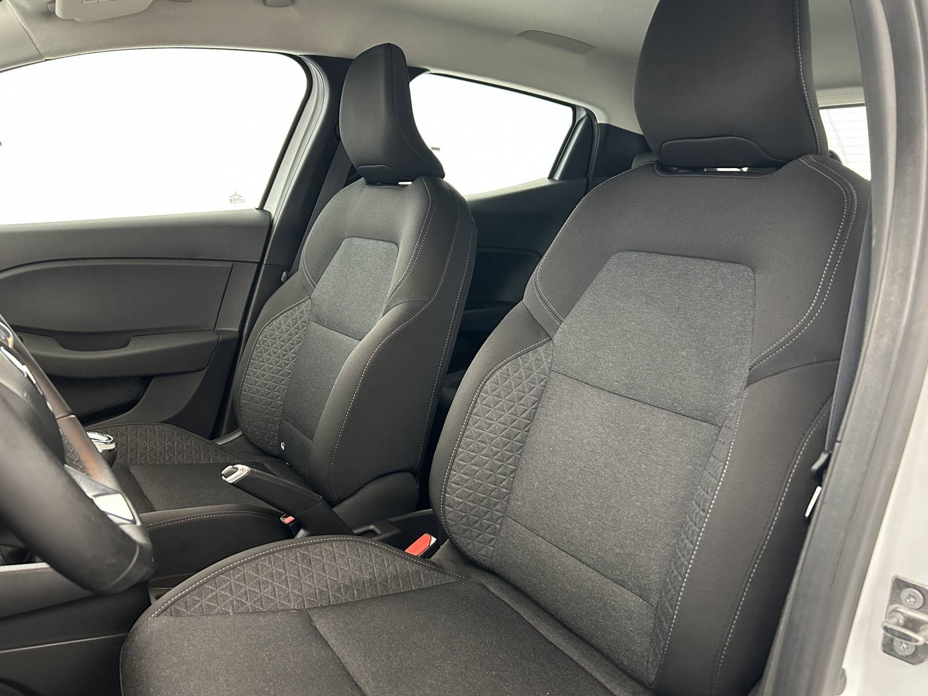 Vente en ligne Renault Clio 5 Clio TCe 90 au prix de 13 790 €