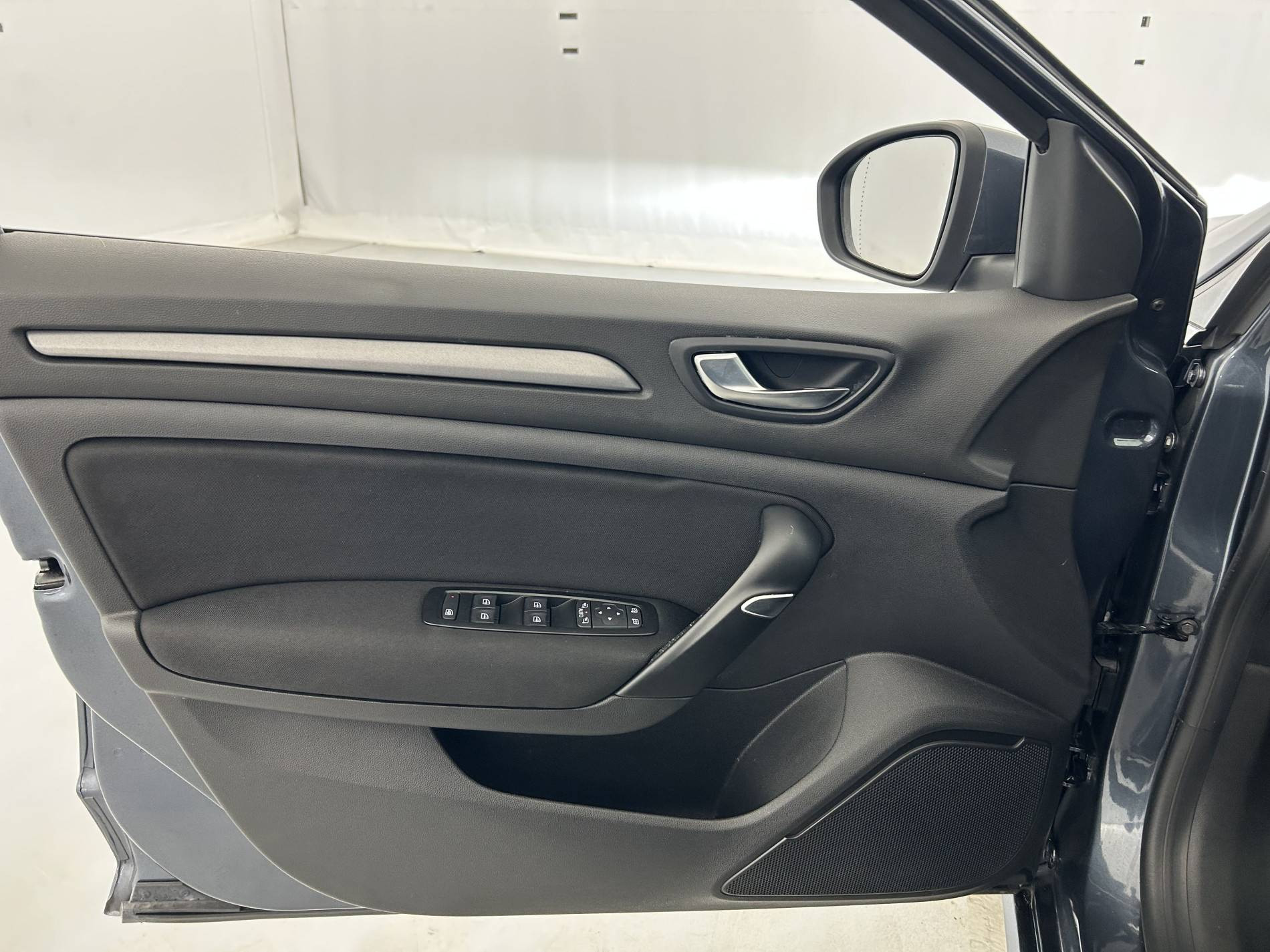 Vente en ligne Renault Megane 4 Mégane IV Berline Blue dCi 115 EDC au prix de 13 790 €