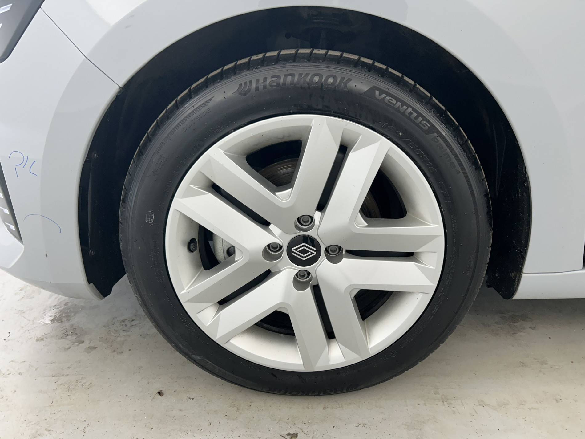 Vente en ligne Renault Clio 5 Clio E-Tech full hybrid 145 ch GSR2 au prix de 19 490 €