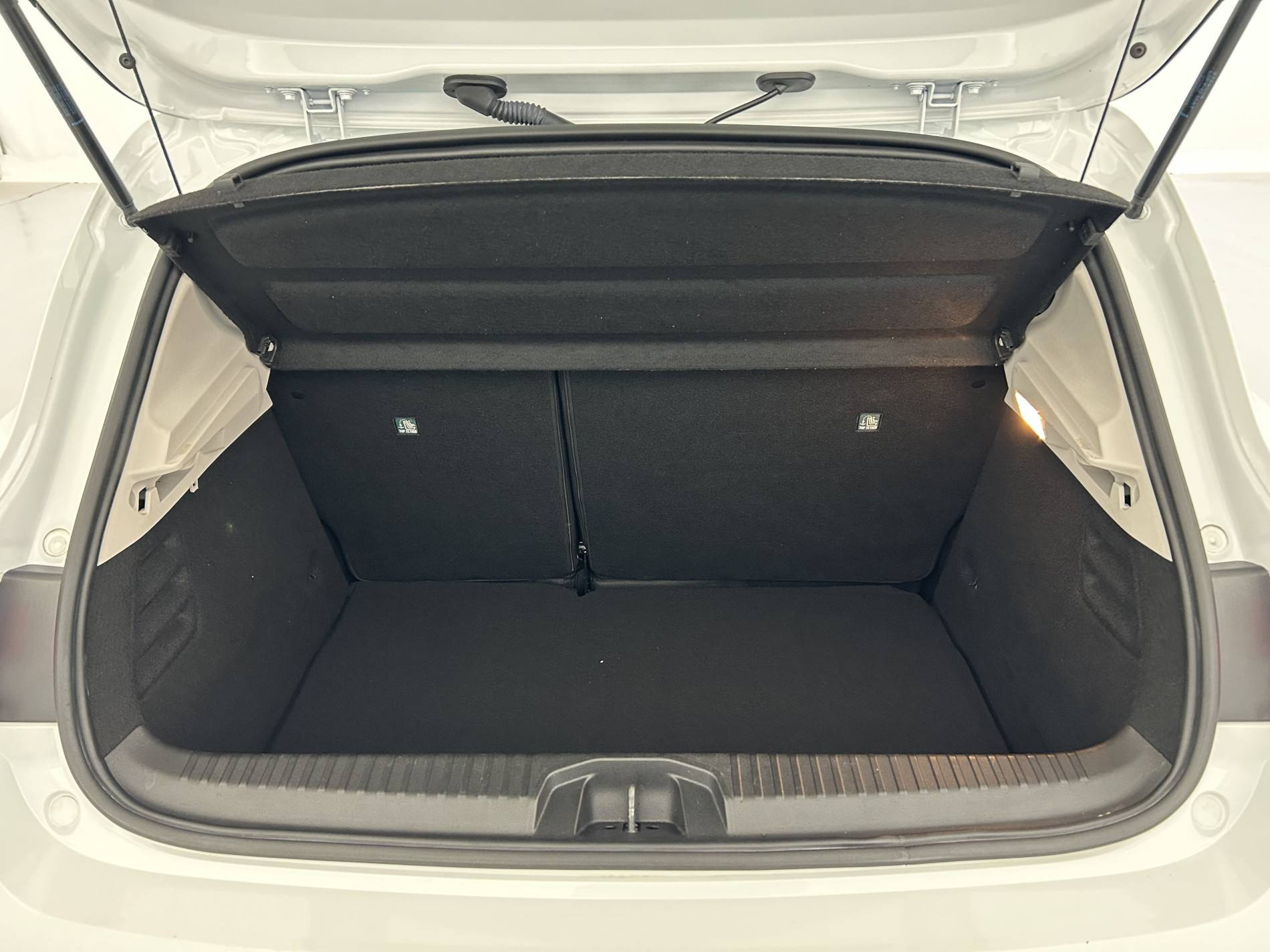 Vente en ligne Renault Clio 5 Clio E-Tech 140 - 21N au prix de 15 500 €