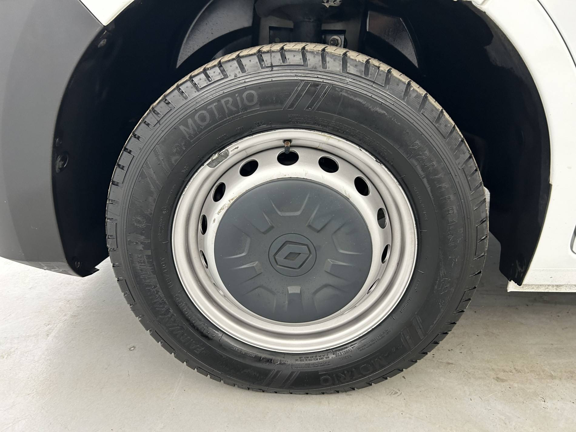 Vente en ligne Renault Master Fourgon MASTER FGN TRAC F3500 L3H3 BLUE DCI 135 au prix de 28 990 €