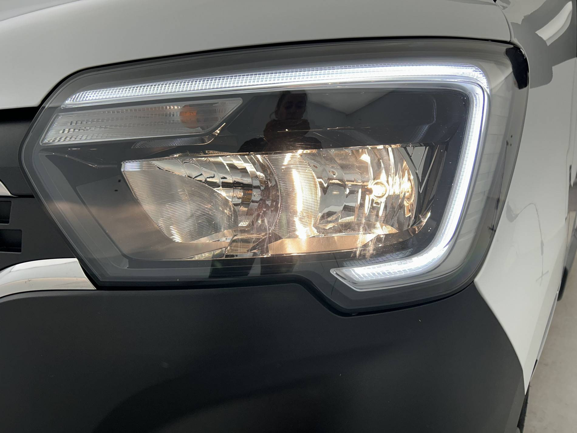 Vente en ligne Renault Master Fourgon MASTER FGN TRAC F3500 L2H2 BLUE DCI 135 au prix de 25 490 €