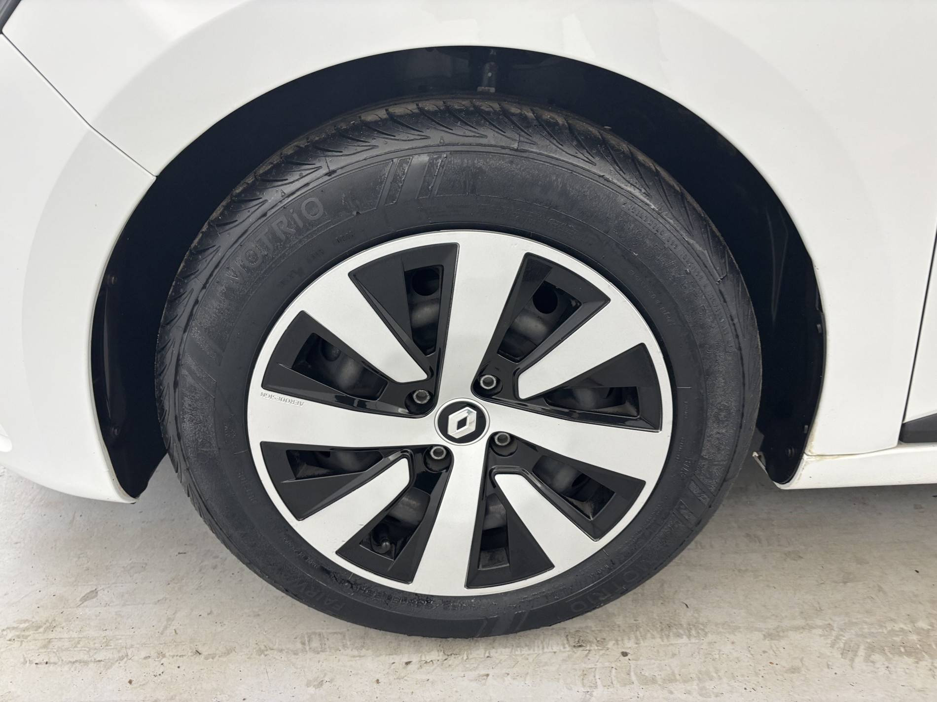Vente en ligne Renault Clio 5 Clio TCe 90 au prix de 13 791 €