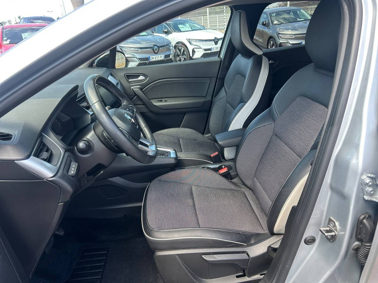 Vente en ligne Renault Captur  mild hybrid 160 EDC au prix de 18 490 €