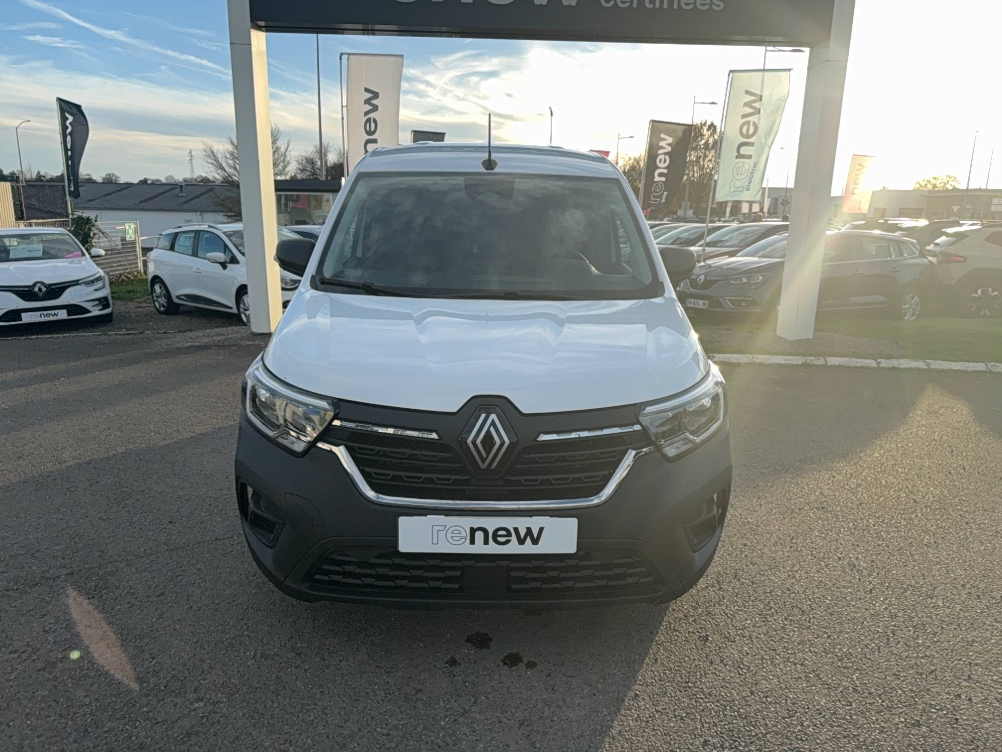 Vente en ligne Renault Kangoo Van  TOLE L1 BLUE DCI 95 AUTO au prix de 24 490 €