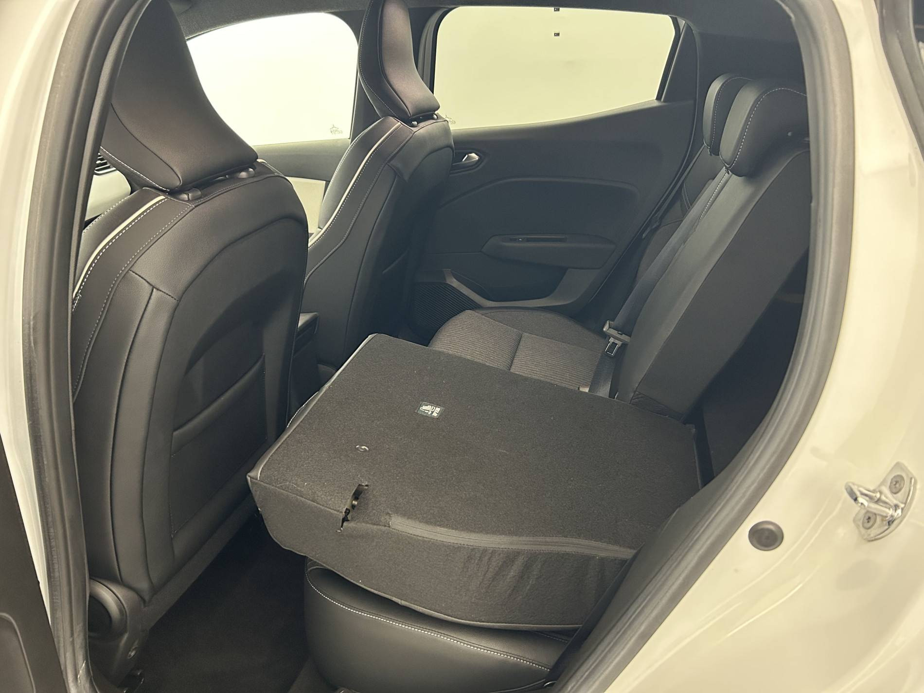 Vente en ligne Renault Clio 5 Clio TCe 90 au prix de 15 690 €