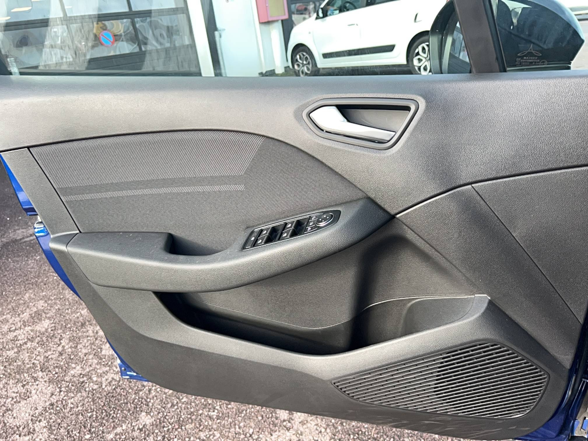 Vente en ligne Renault Clio 5 Clio E-Tech full hybrid 145 ch GSR2 au prix de 22 691 €