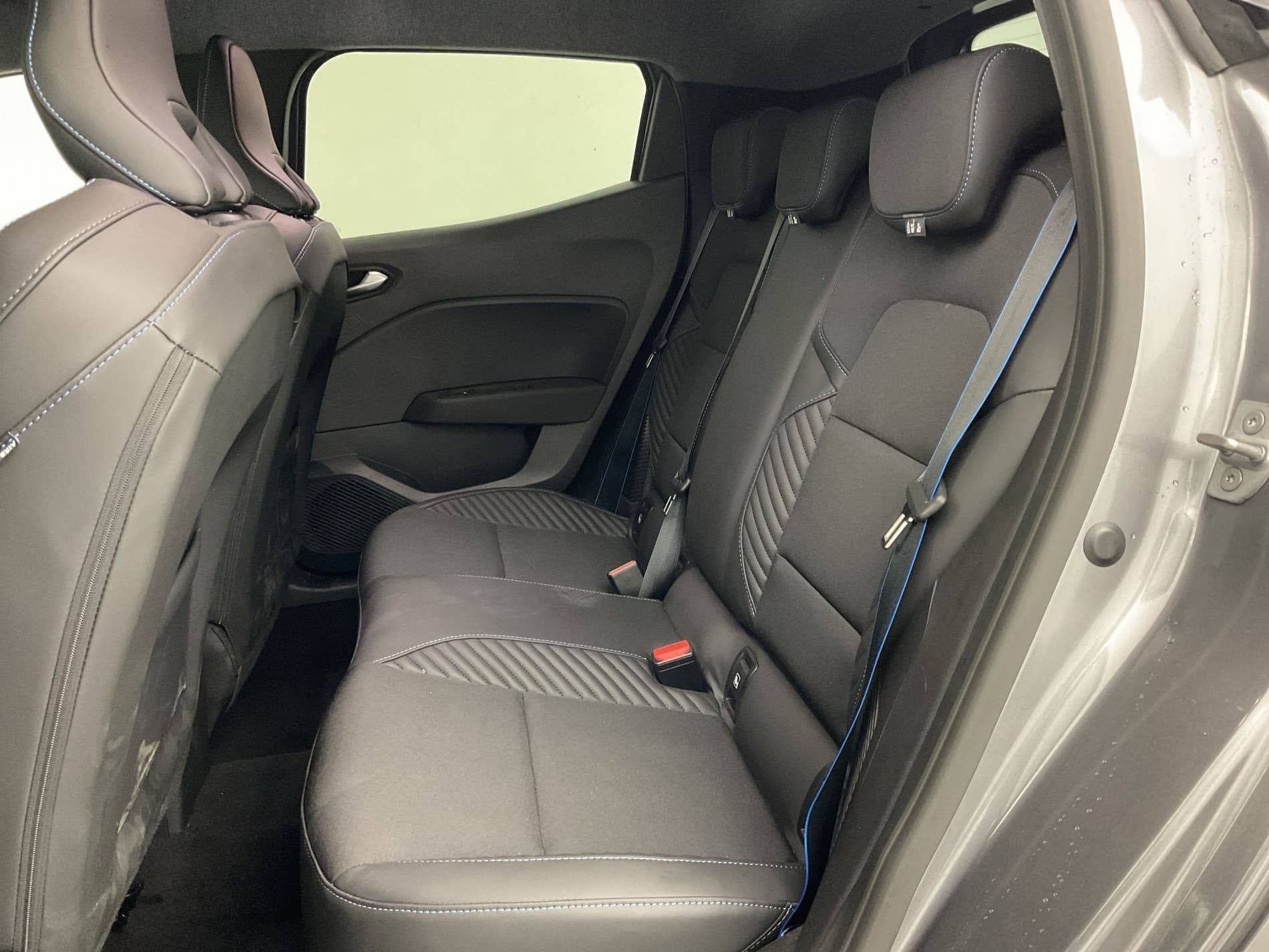 Vente en ligne Renault Clio 5 Clio E-Tech full hybrid 145 ch GSR2 au prix de 24 390 €