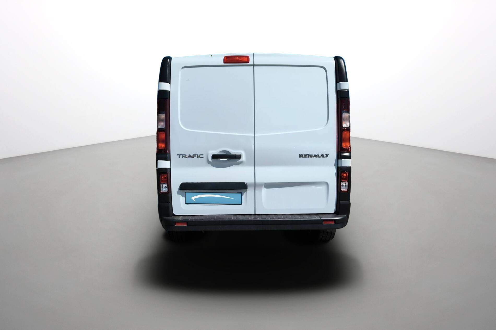 Vente en ligne Renault Trafic 3 Fourgon TRAFIC FGN L2H1 3000 KG BLUE DCI 130 au prix de 23 700 €