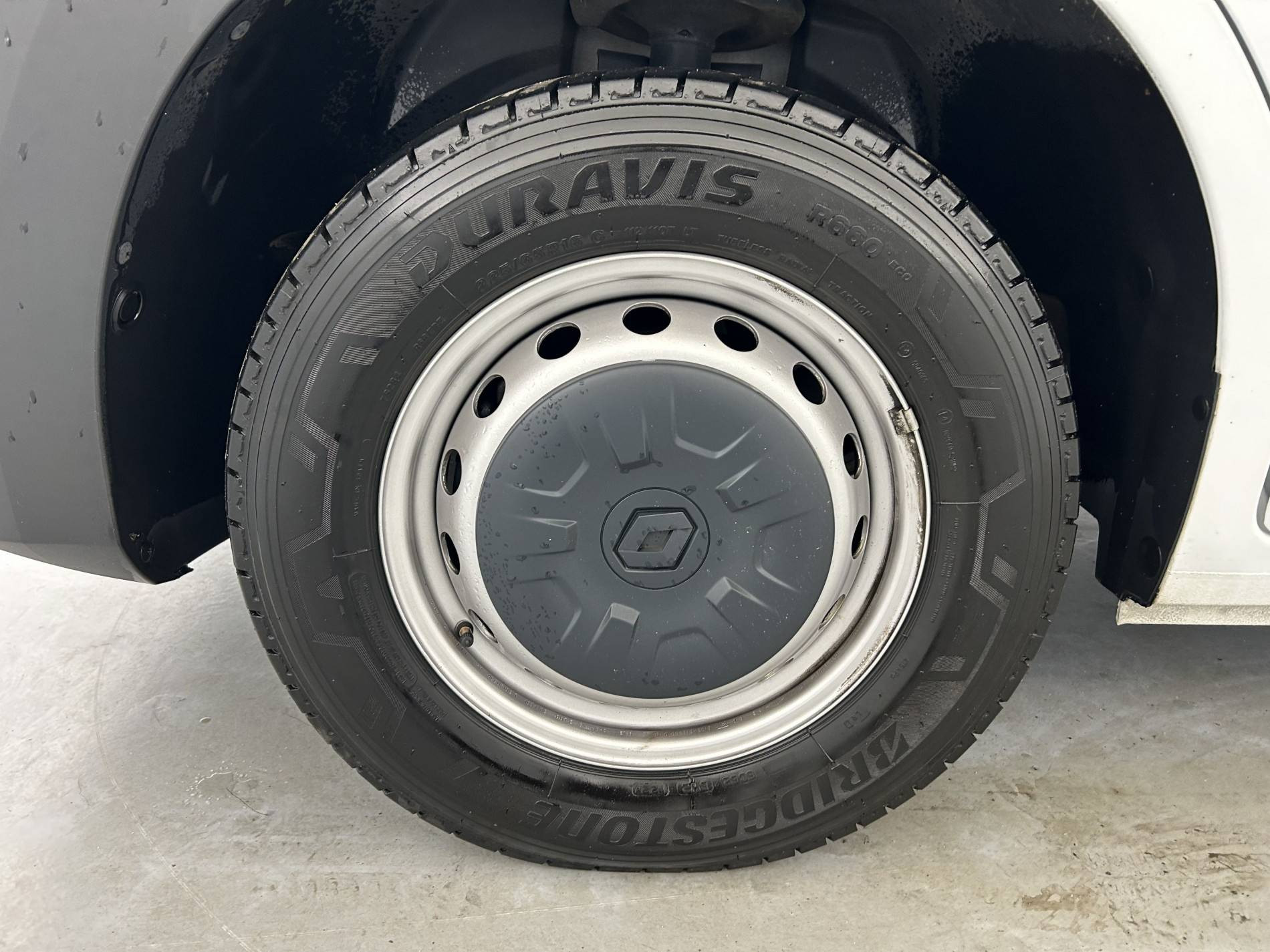 Vente en ligne Renault Master Fourgon MASTER FGN TRAC F3500 L2H2 BLUE DCI 135 au prix de 25 890 €