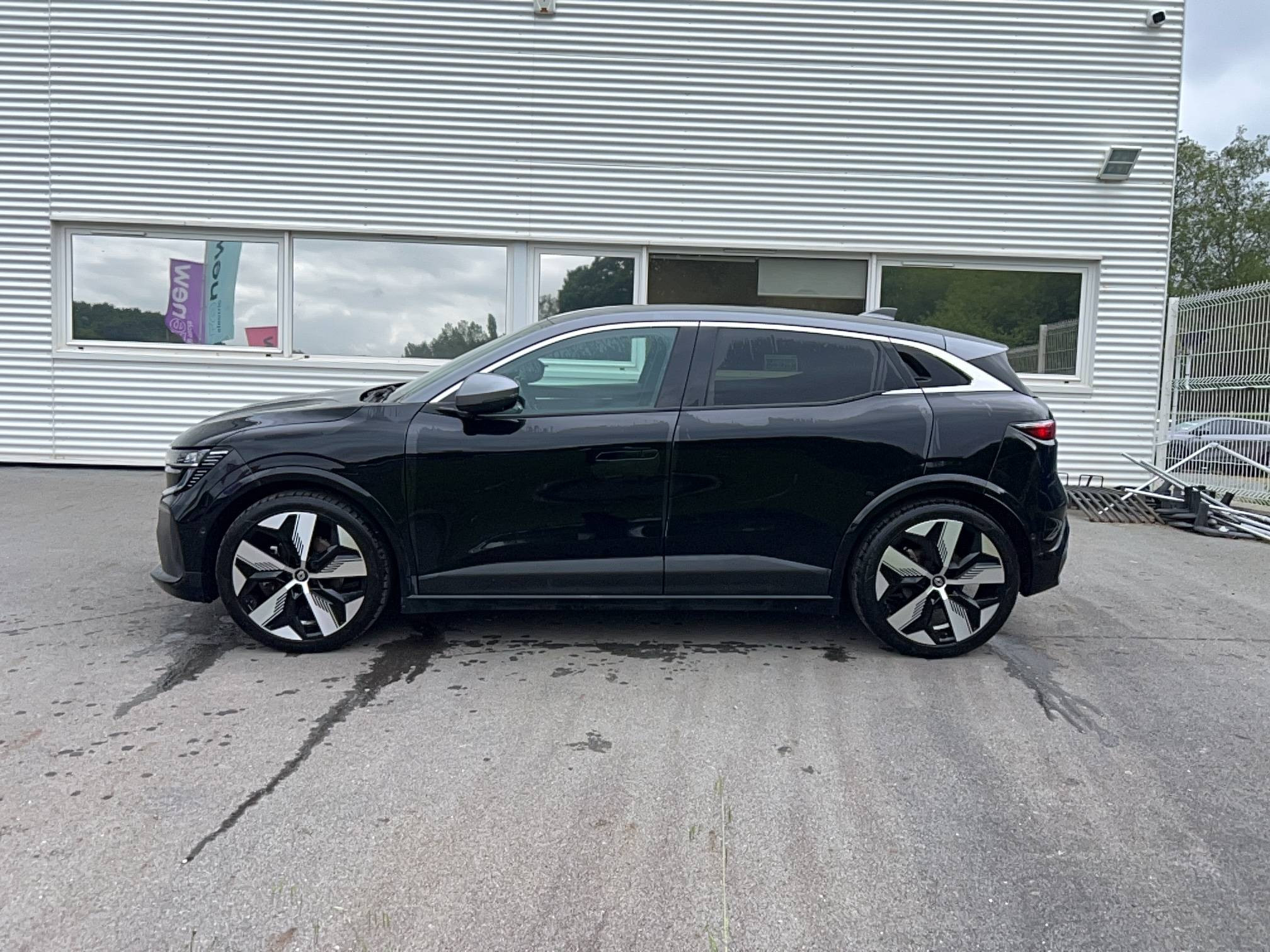 Vente en ligne Renault Megane E-Tech  EV60 220 ch super charge au prix de 21 990 €