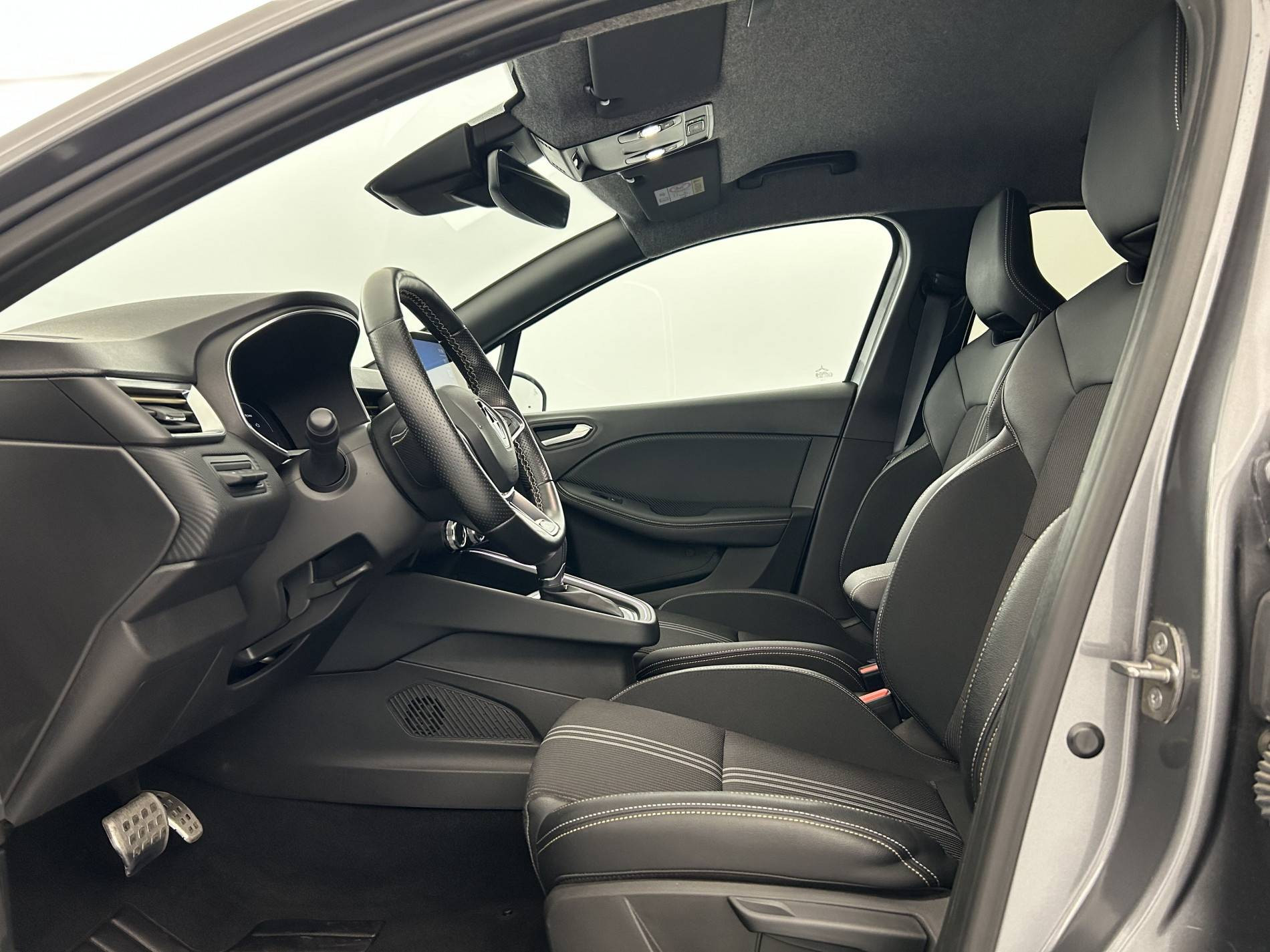 Vente en ligne Renault Clio 5 Clio E-Tech hybride 145 au prix de 19 609 €