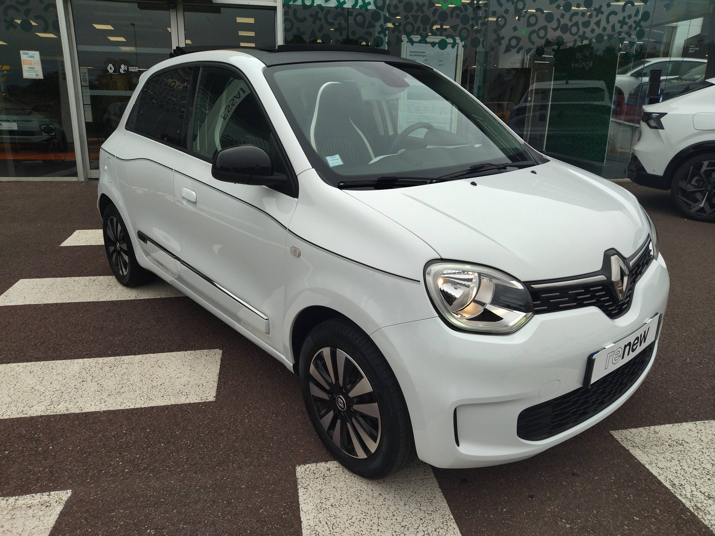 Vente en ligne Renault Twingo Electrique Twingo III E-Tech au prix de 12 189 €