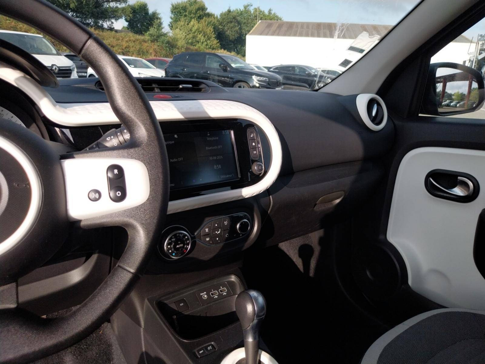 Vente en ligne Renault Twingo Electrique Twingo III E-Tech au prix de 12 990 €