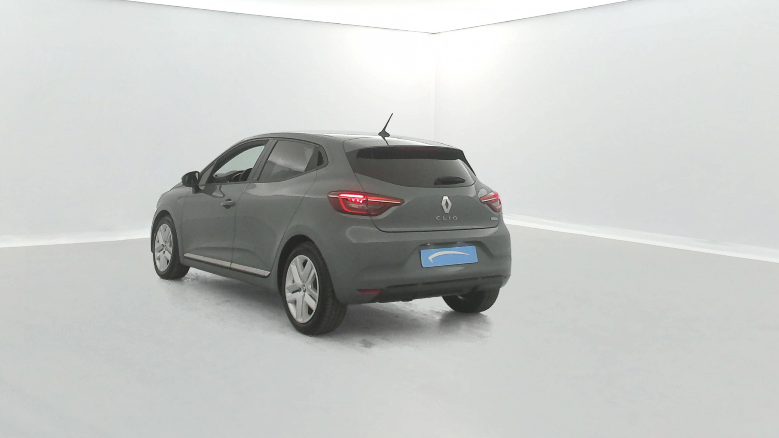 Vente en ligne Renault Clio 5 Clio E-Tech 140 - 21 au prix de 12 890 €