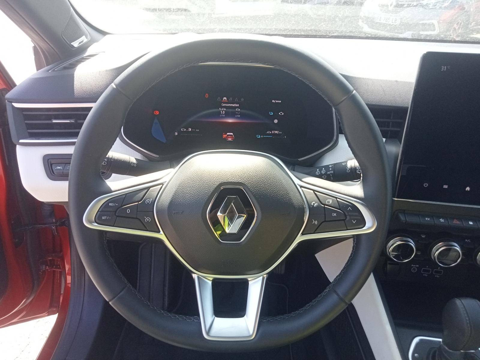 Vente en ligne Renault Clio 5 Clio E-Tech full hybrid 145 au prix de 17 490 €