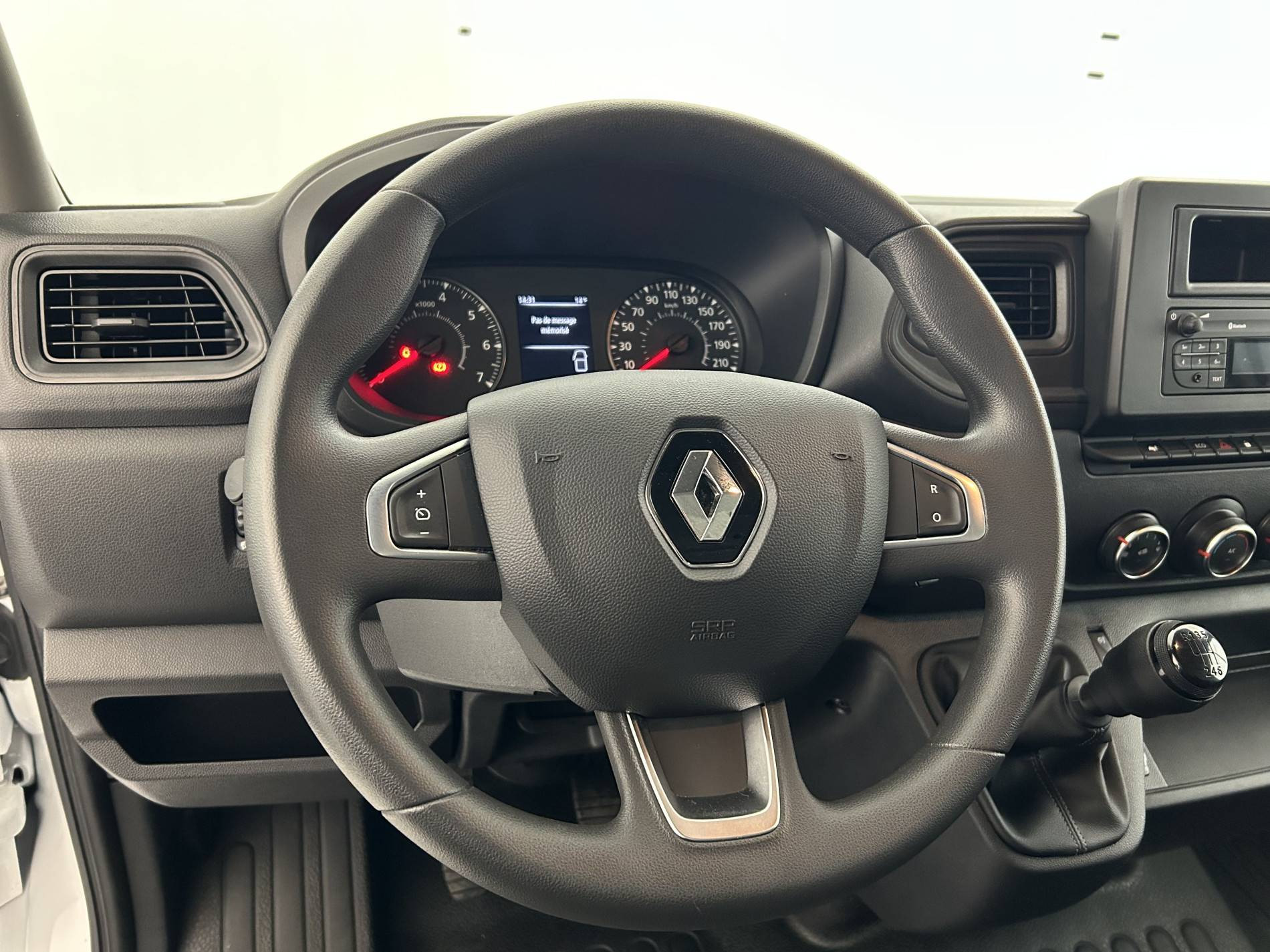 Vente en ligne Renault Master Fourgon MASTER FGN TRAC F3500 L3H3 BLUE DCI 135 au prix de 26 490 €