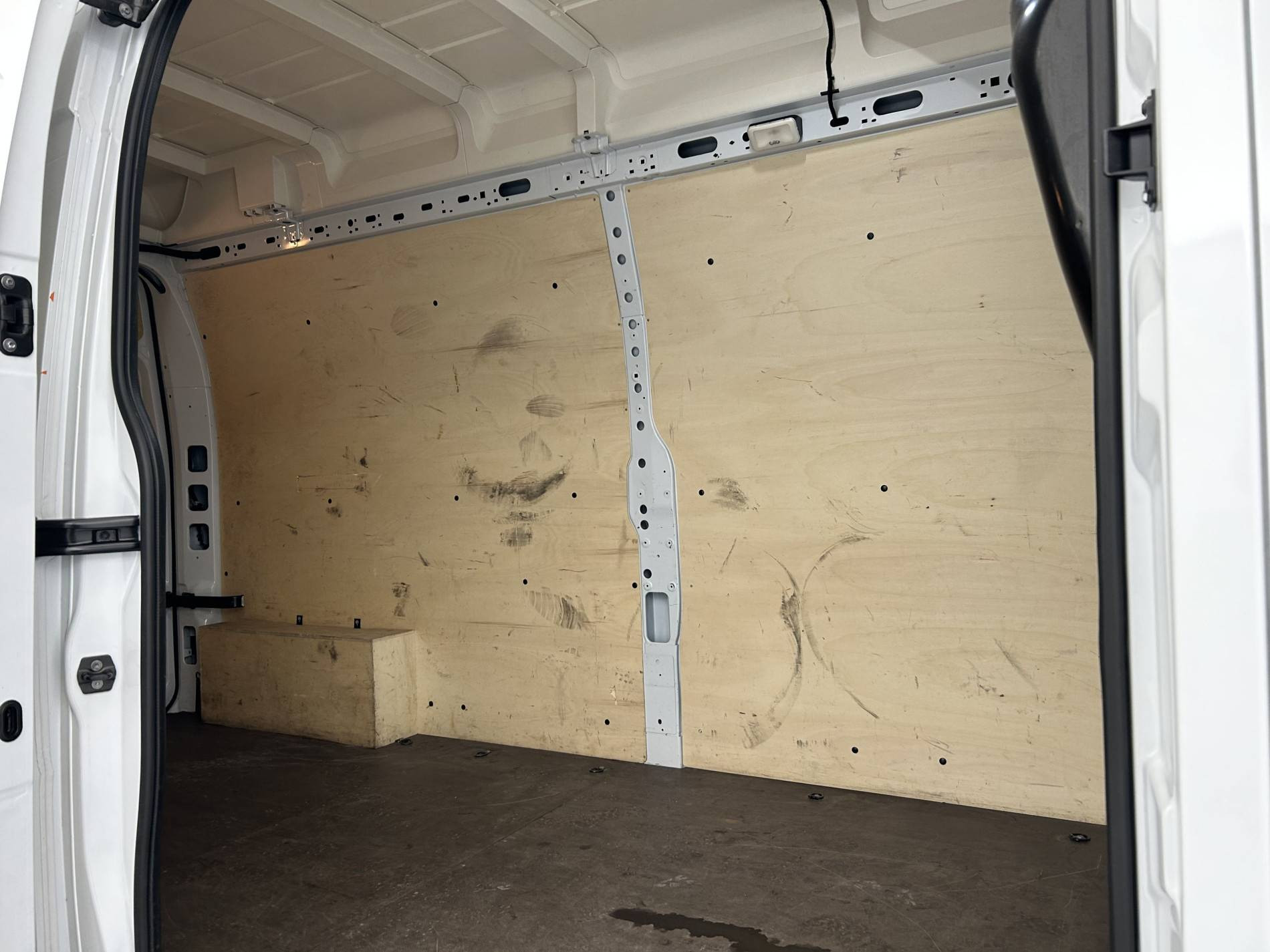 Vente en ligne Renault Master Fourgon MASTER FGN TRAC F3500 L3H3 BLUE DCI 135 au prix de 28 990 €