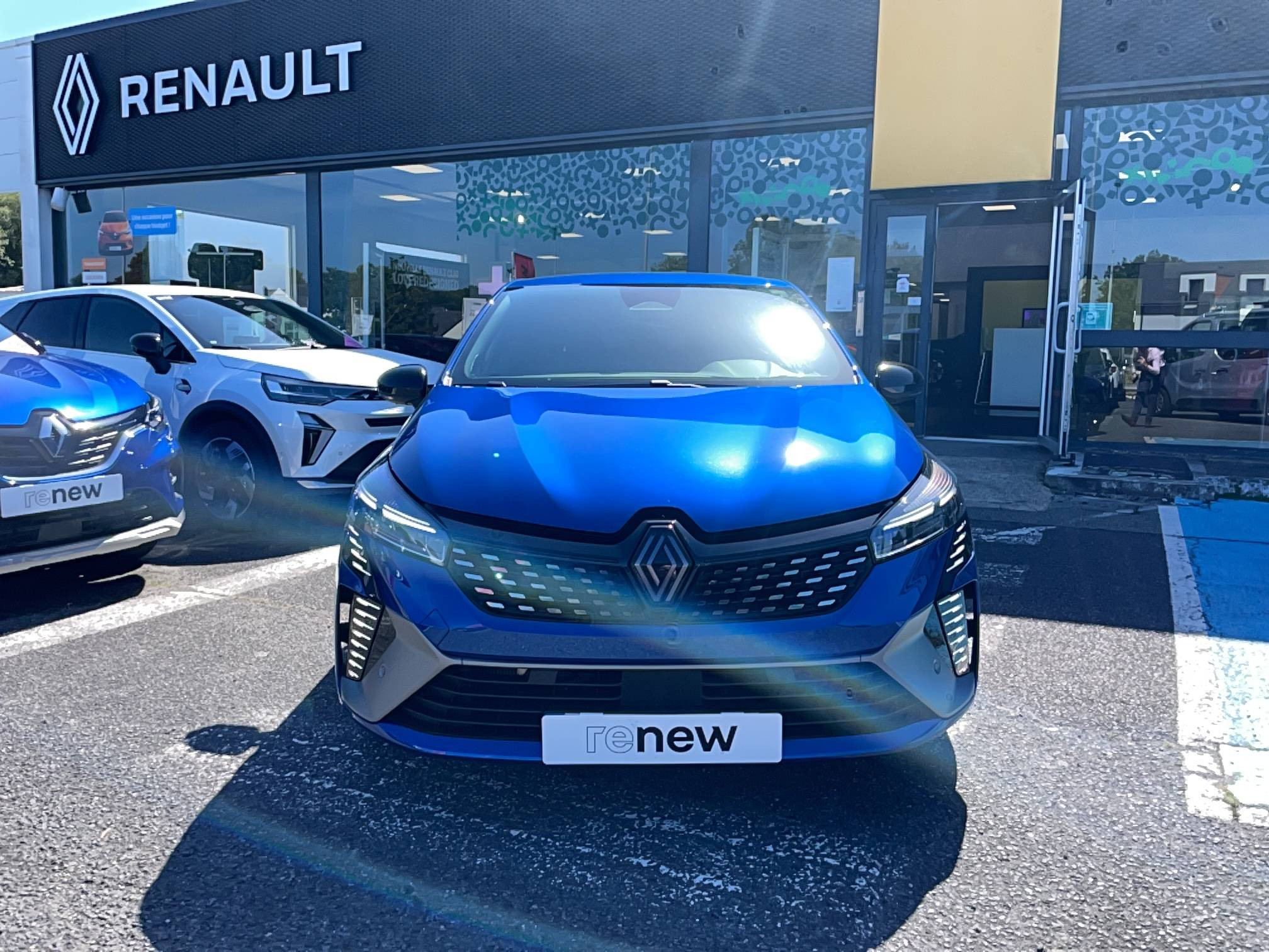 Vente en ligne Renault Clio 5 Clio E-Tech full hybrid 145 au prix de 22 990 €