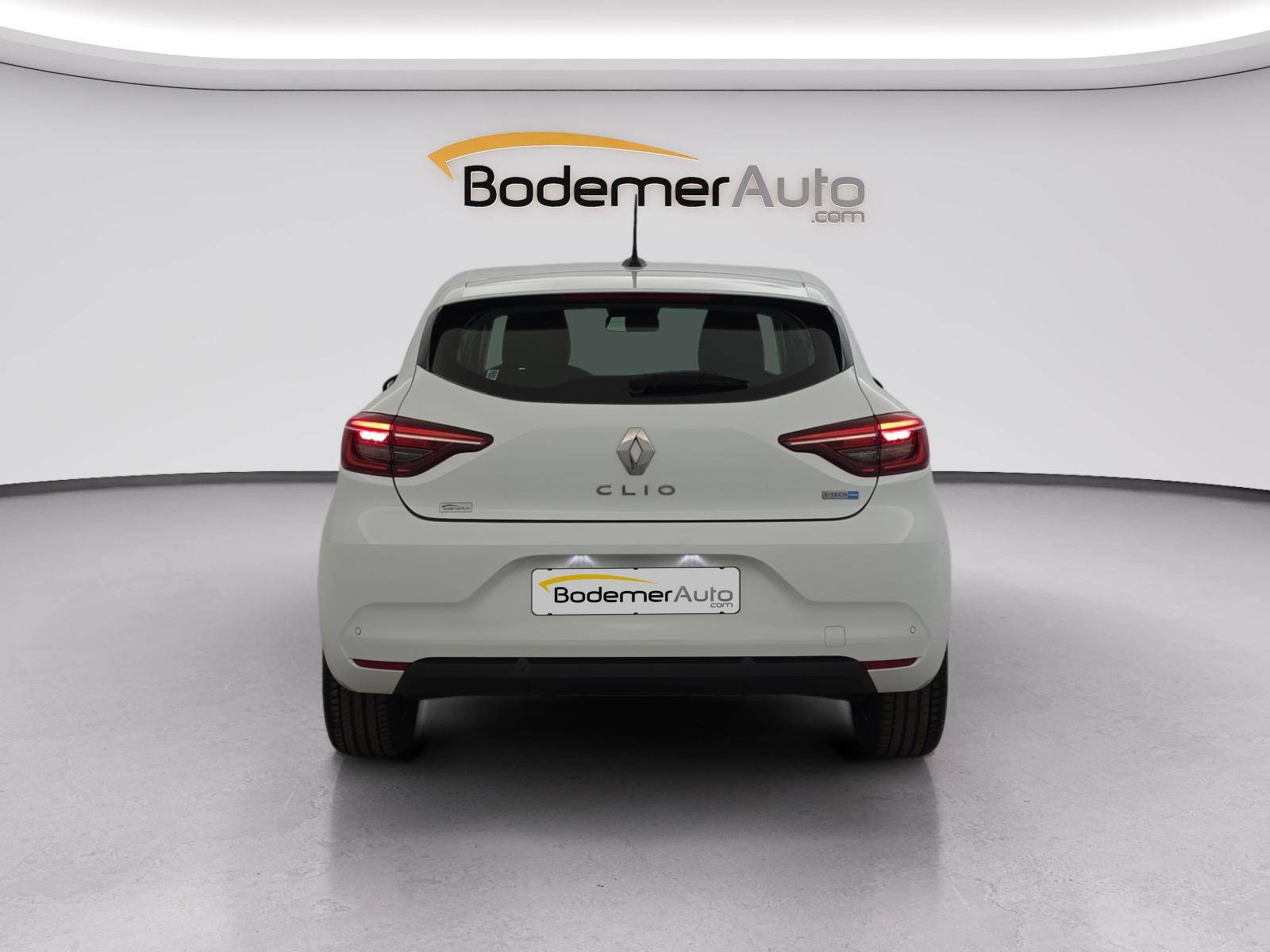 Vente en ligne Renault Clio 5 CLIO SOCIETE E-TECH 140 - 21N au prix de 13 290 €