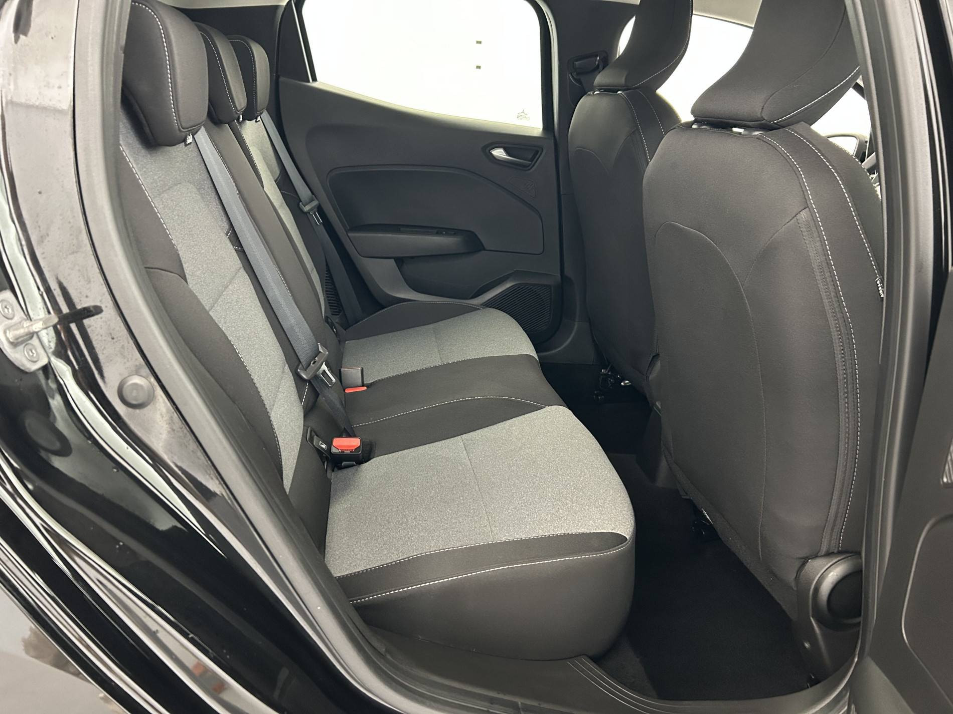 Vente en ligne Renault Clio 5 Clio E-Tech full hybrid 145 ch GSR2 au prix de 19 990 €